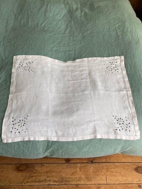 Embroidered tea tablecloth and towels