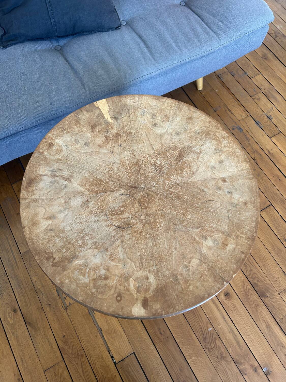 Art Deco Gueridon – Burl wood top – Walnut – 1930-1950