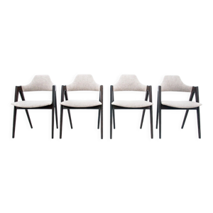 Quatre chaises de salle à manger