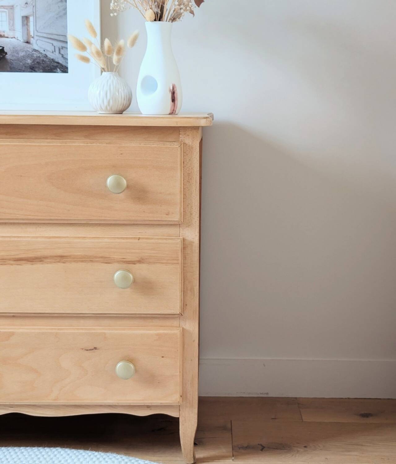 Commode vintage en bois blond, rénovée