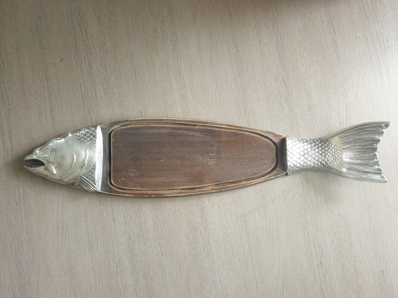 Wood/Silver Metal cutting board