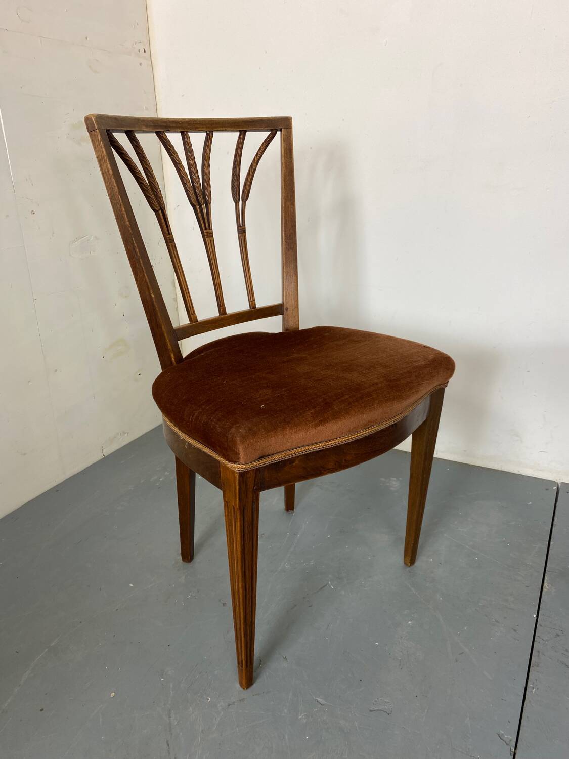 Chaises de salle à manger ou d'appoint vintage éclectiques Regency en chêne et velours en épi de blé