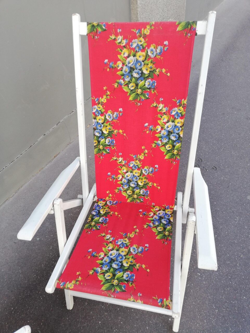 Pair of foldable garden chairs