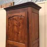 Walnut French bonnetiere