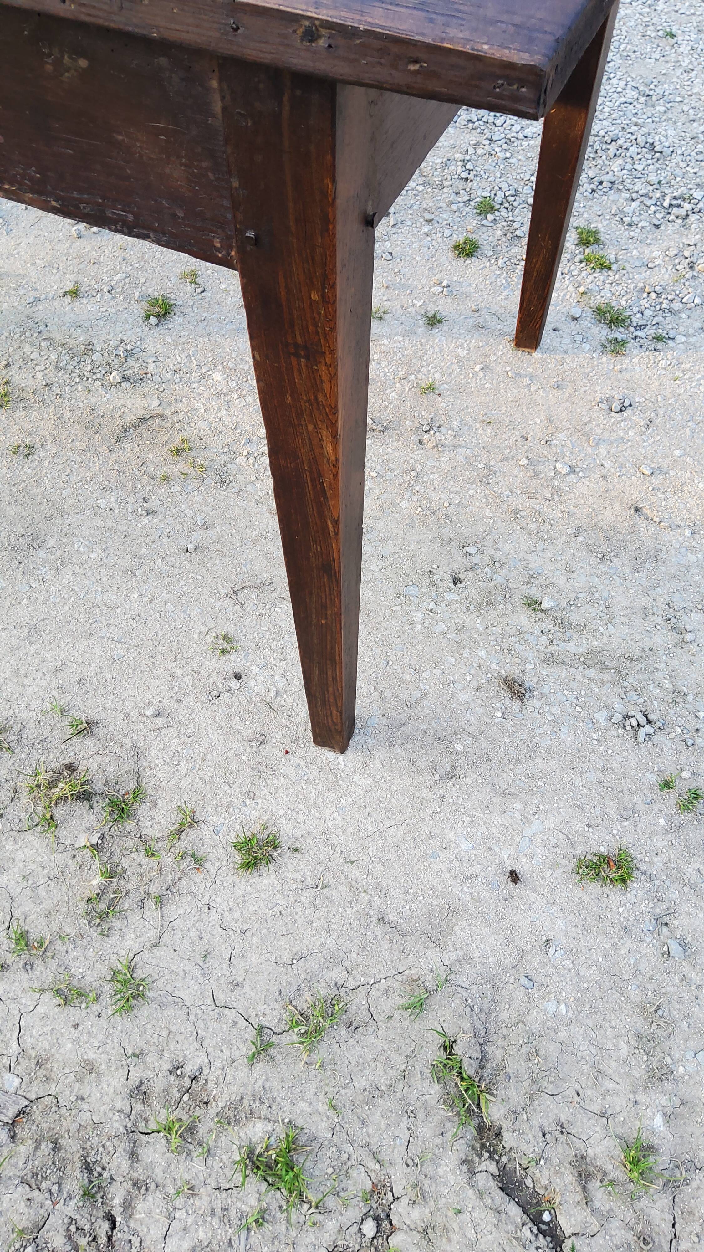Farmhouse table XIXth century 196cm spindle feet