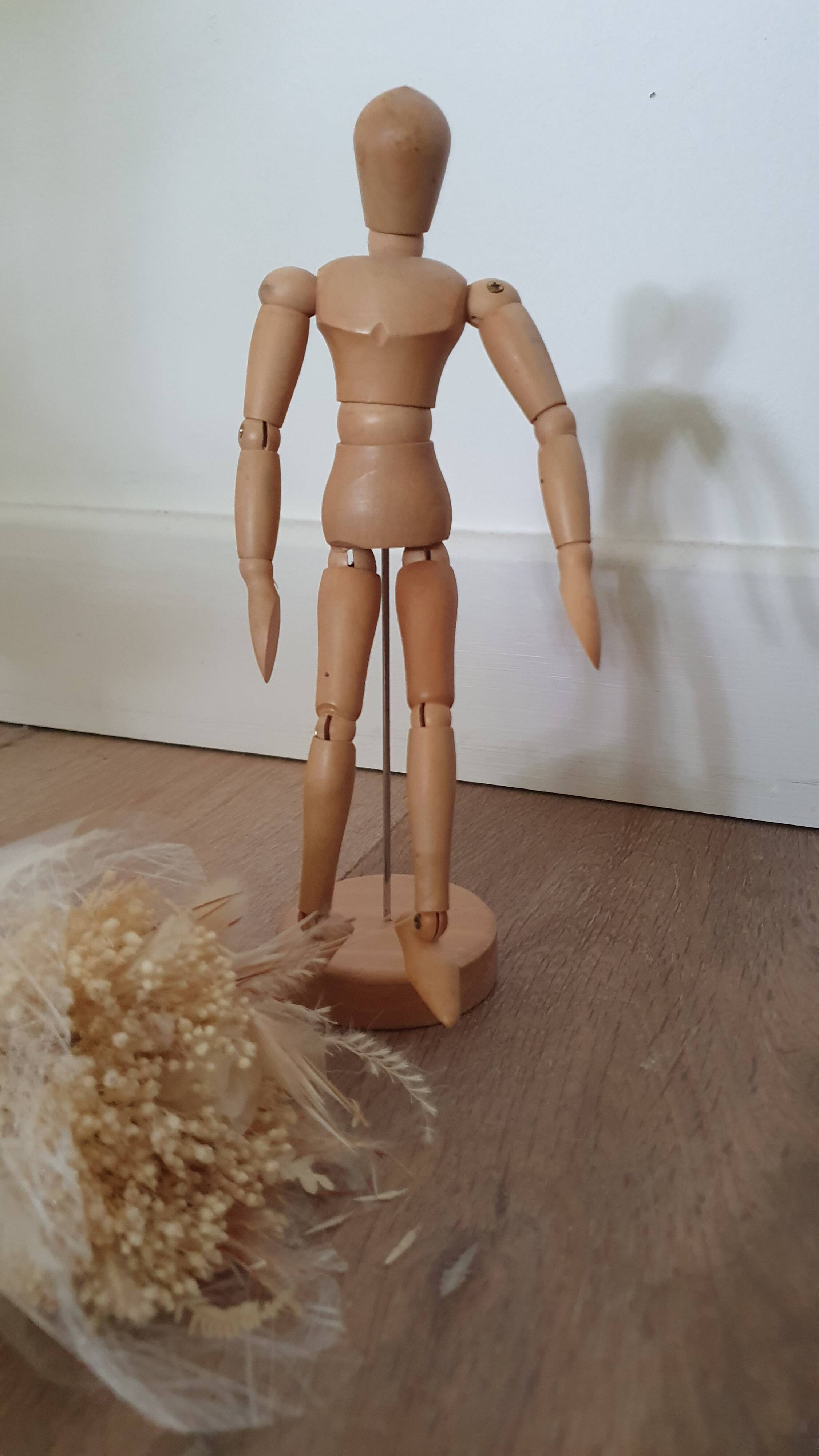 Wooden articulated man for O'cedar advertising