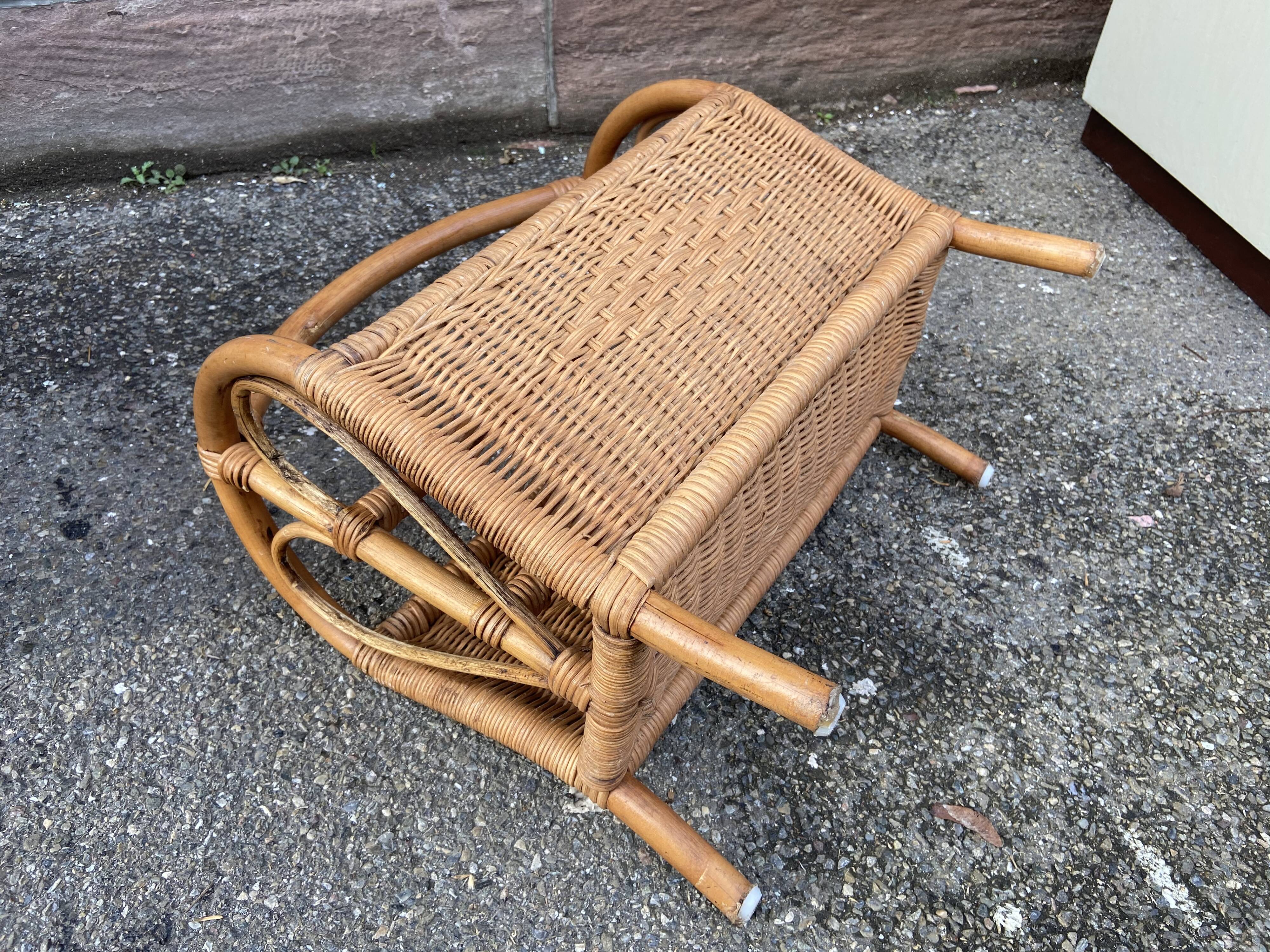 Vintage rattan magazine door