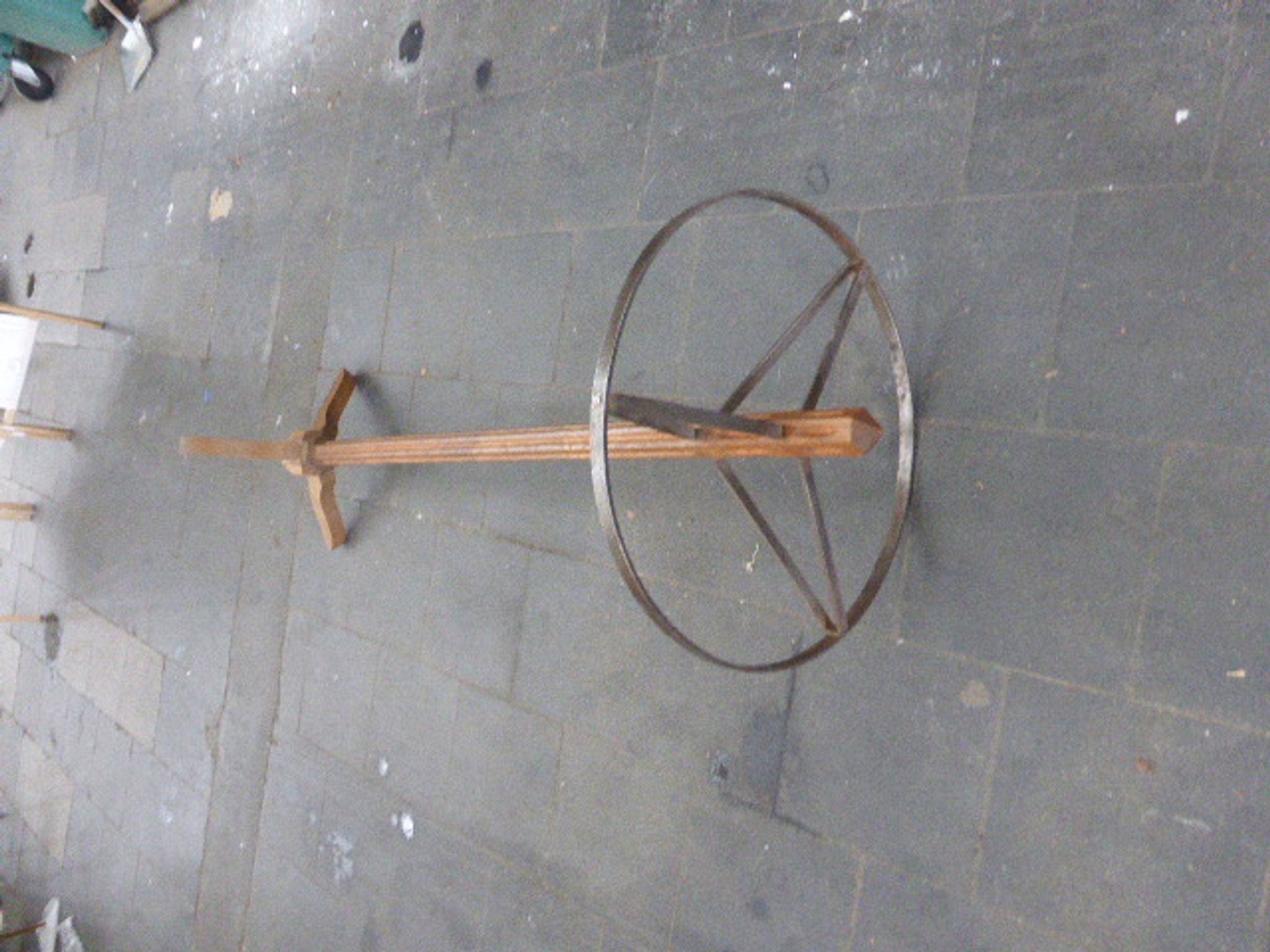 Coat rack in wood and metal