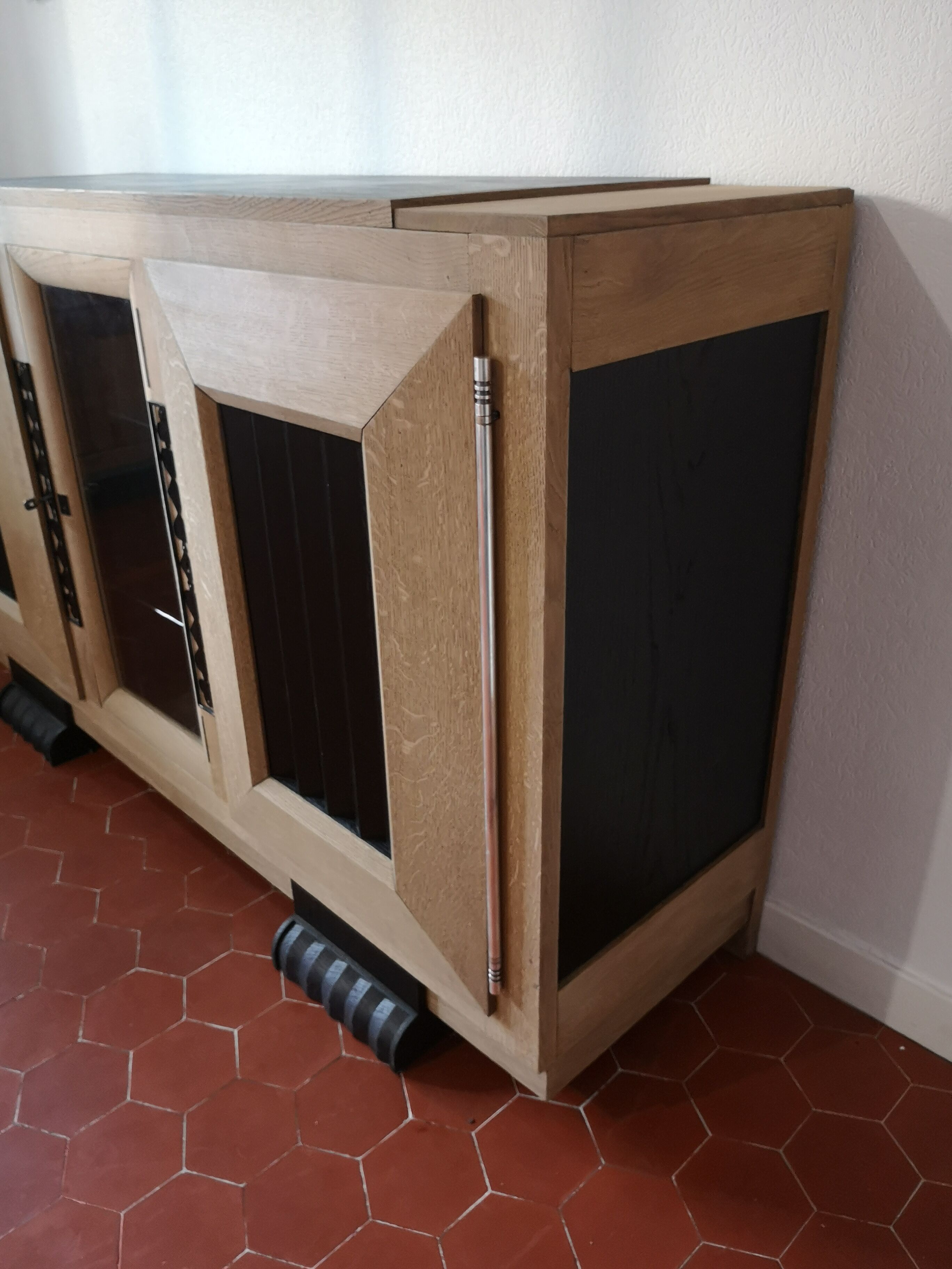 Enfilade 3 doors sandblasted oak and blackened oak year 40