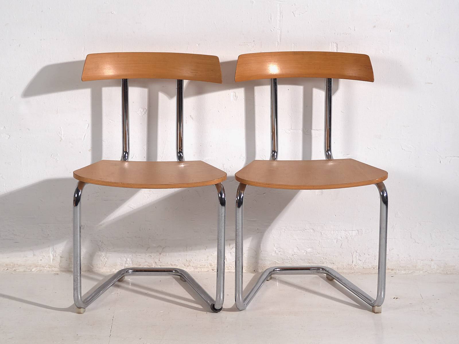 Vintage industrial style chairs (c.1960). Set of 4 pieces
