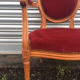 Paire de fauteuils médaillon