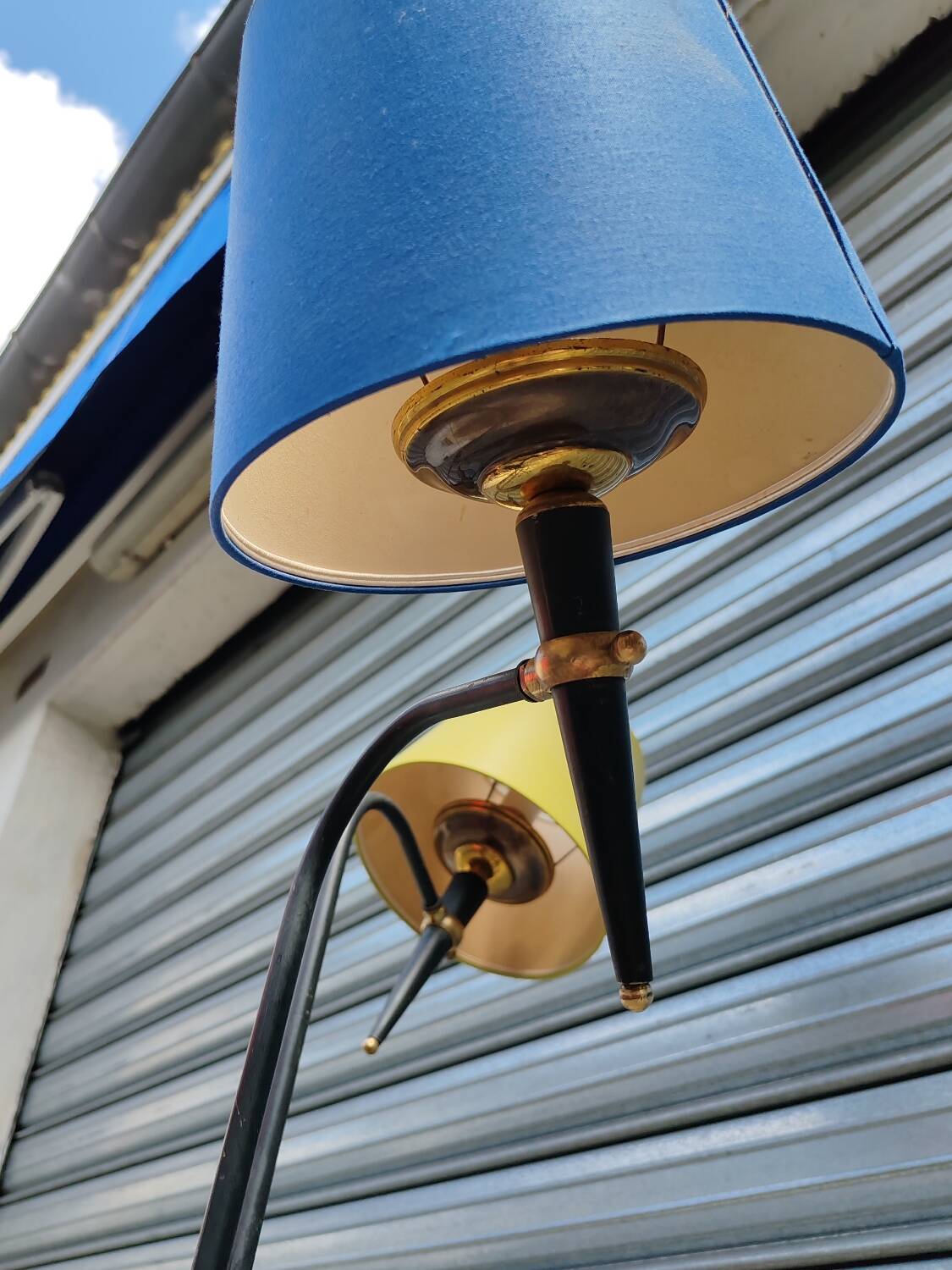 Lampadaire tripode, maison Lunel, années 50.
