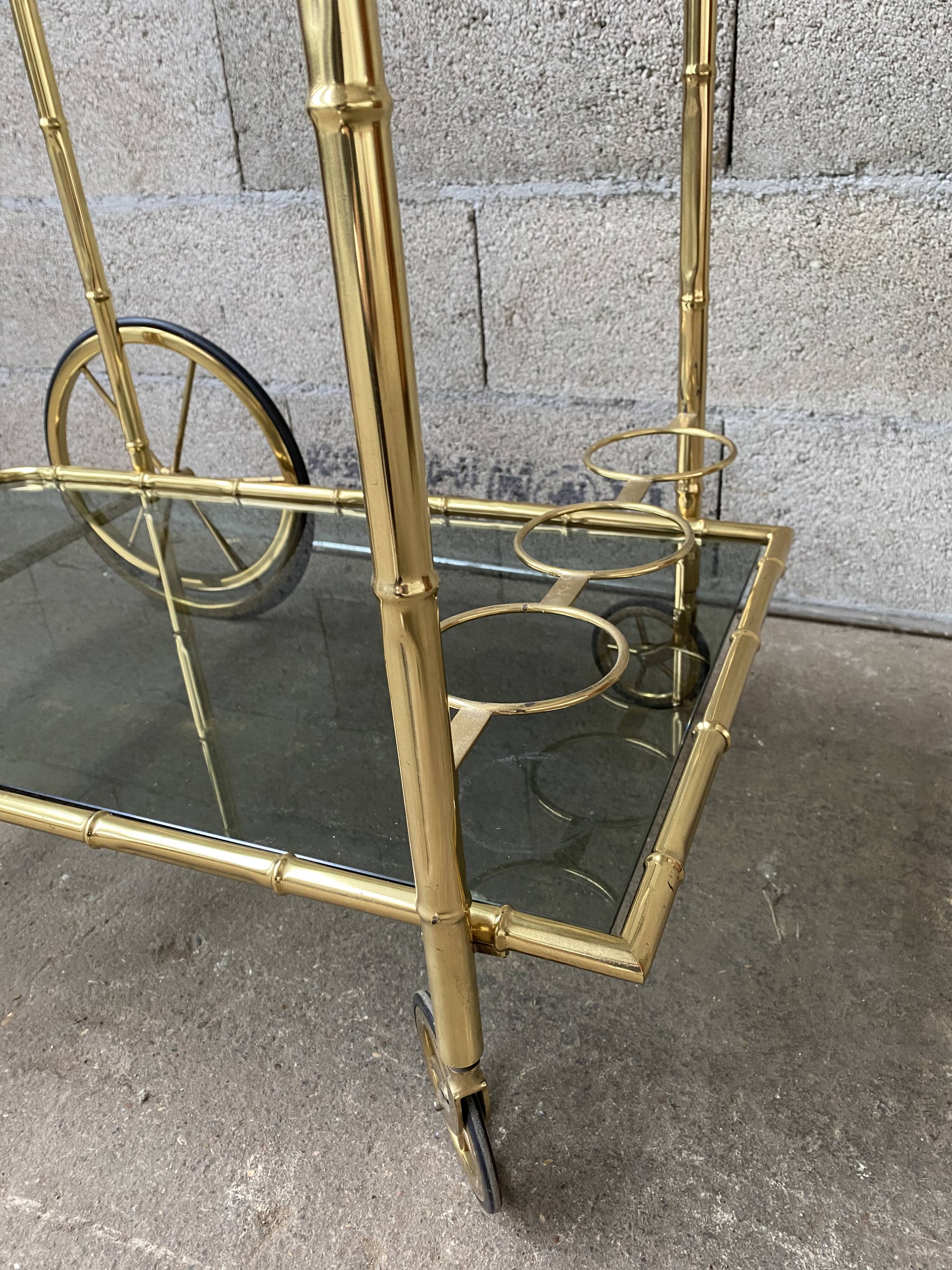 Desserte a roulettes laiton