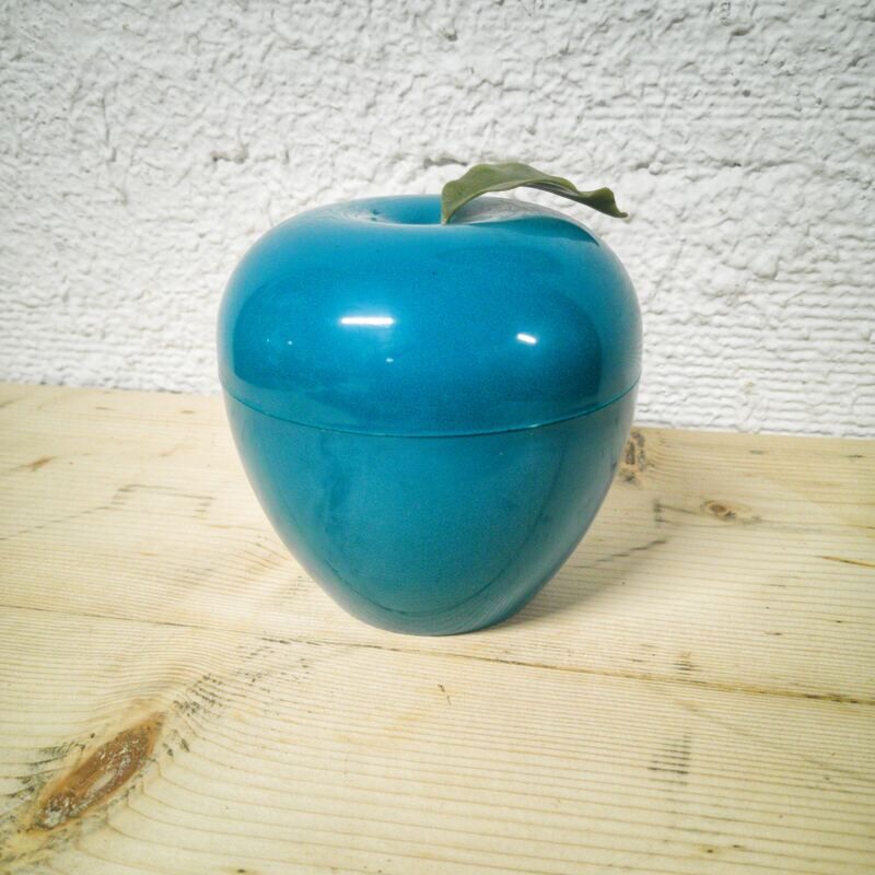 Vintage ice cube apple