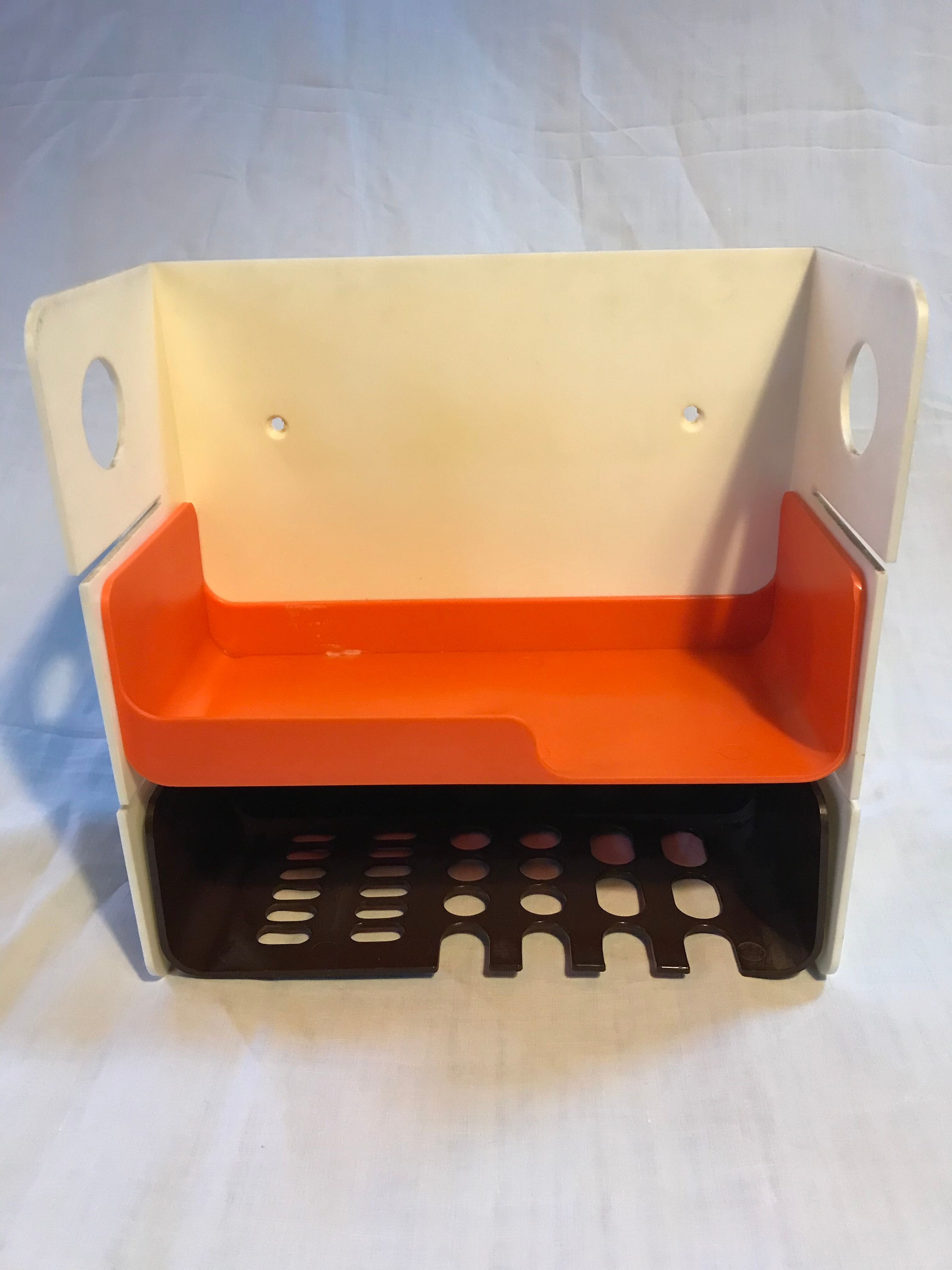 Modular bathroom shelf in plastic 70's