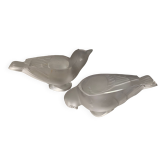 Pair of vacuum pocket in vere mold birds crystal of weaning