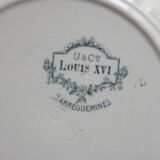 2 assiettes à dessert en terre de fer "Louis XVI" U&C Sarreguemines