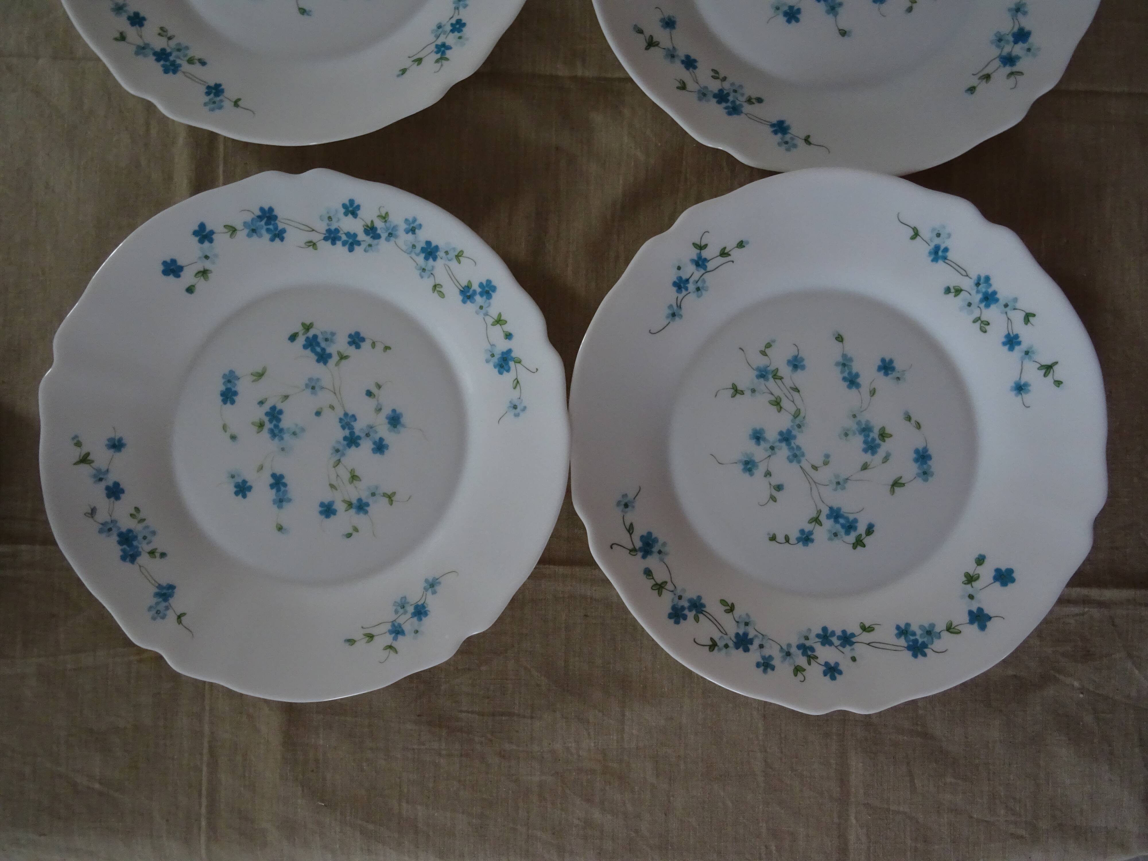 18 Plates Flat Desserts Hollow VERONICA BLUE FLOWERS Arcopal forget-me-not Lot EJ