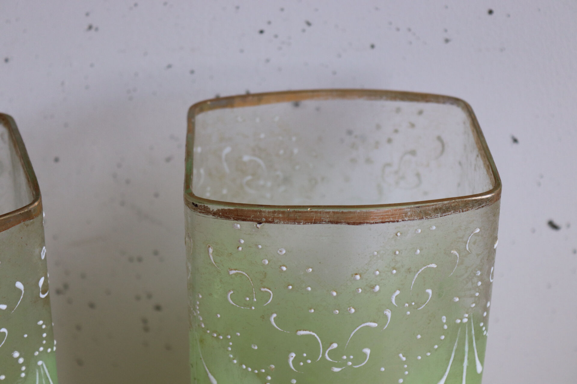 Paire de vases anciens en verre fin XIXe art nouveau