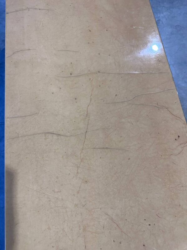 Console en parchemin et laiton