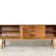 Buffet/table basse en teck « Avalon » du milieu du siècle. Style vintage élégant.