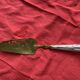 Pie server in vermeil and silver filled, hallmarked, chiseled floral motif, old
