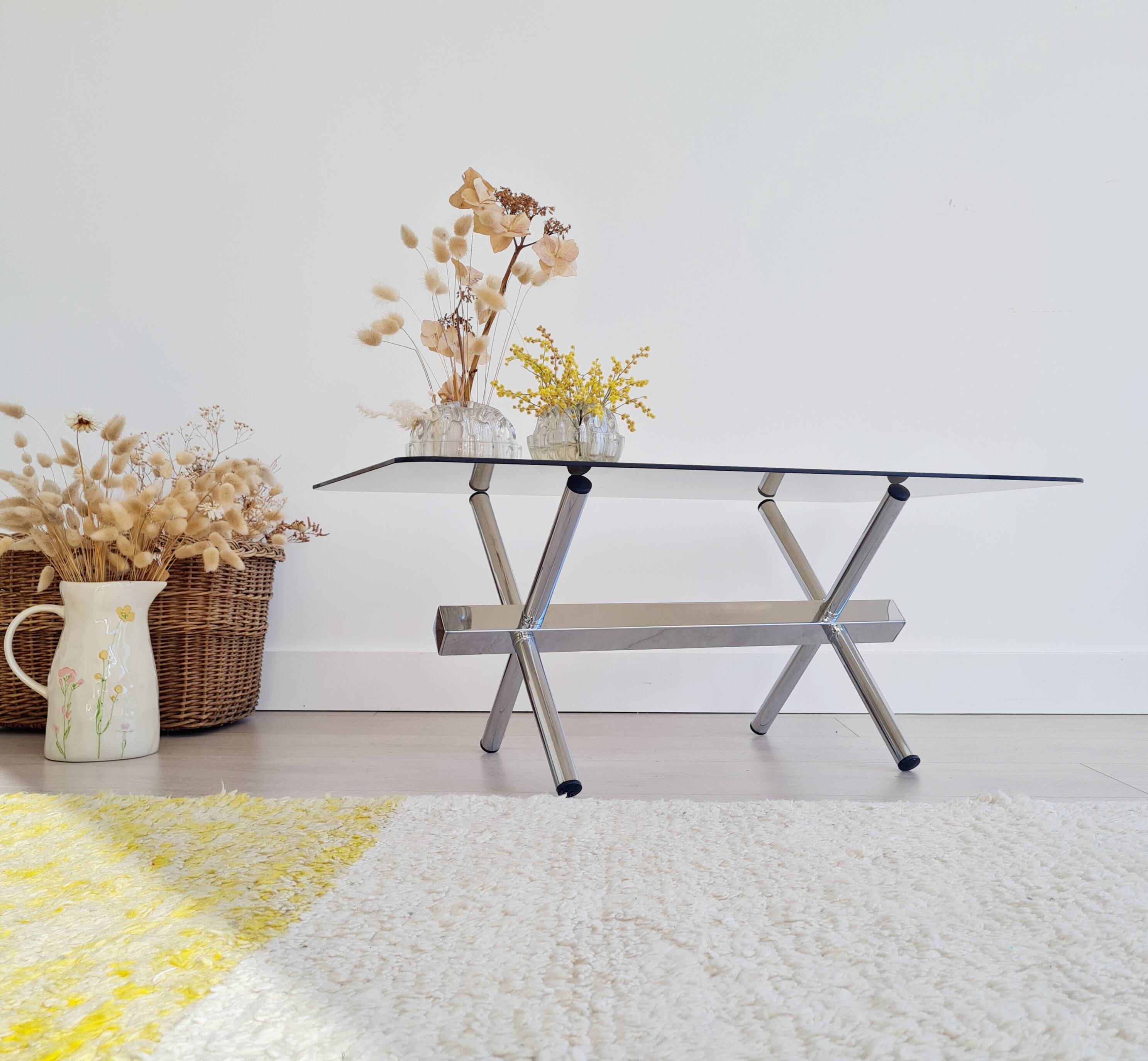 Table design basse chrome et verre années 70