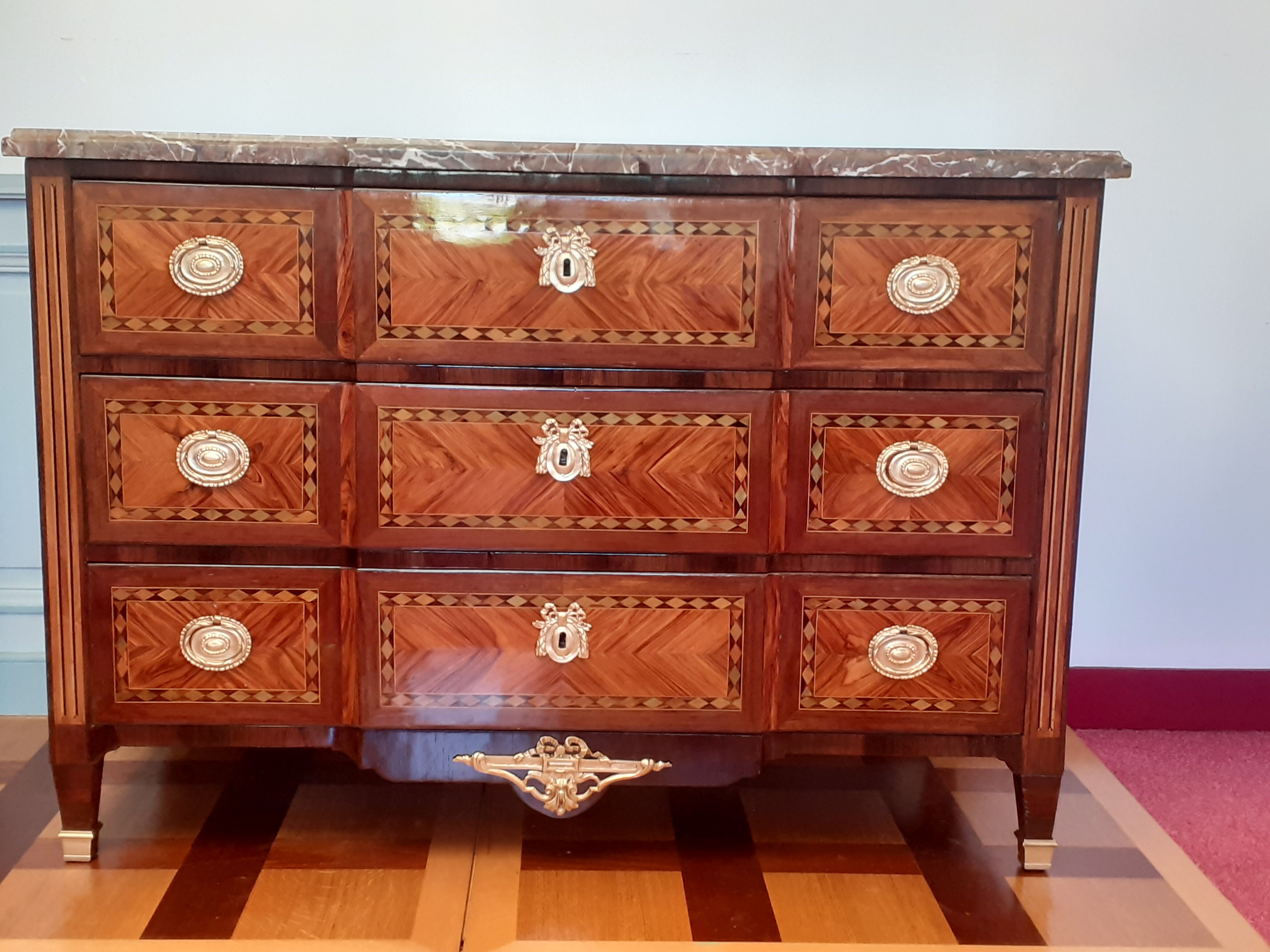 Commode Louis XVI (period)