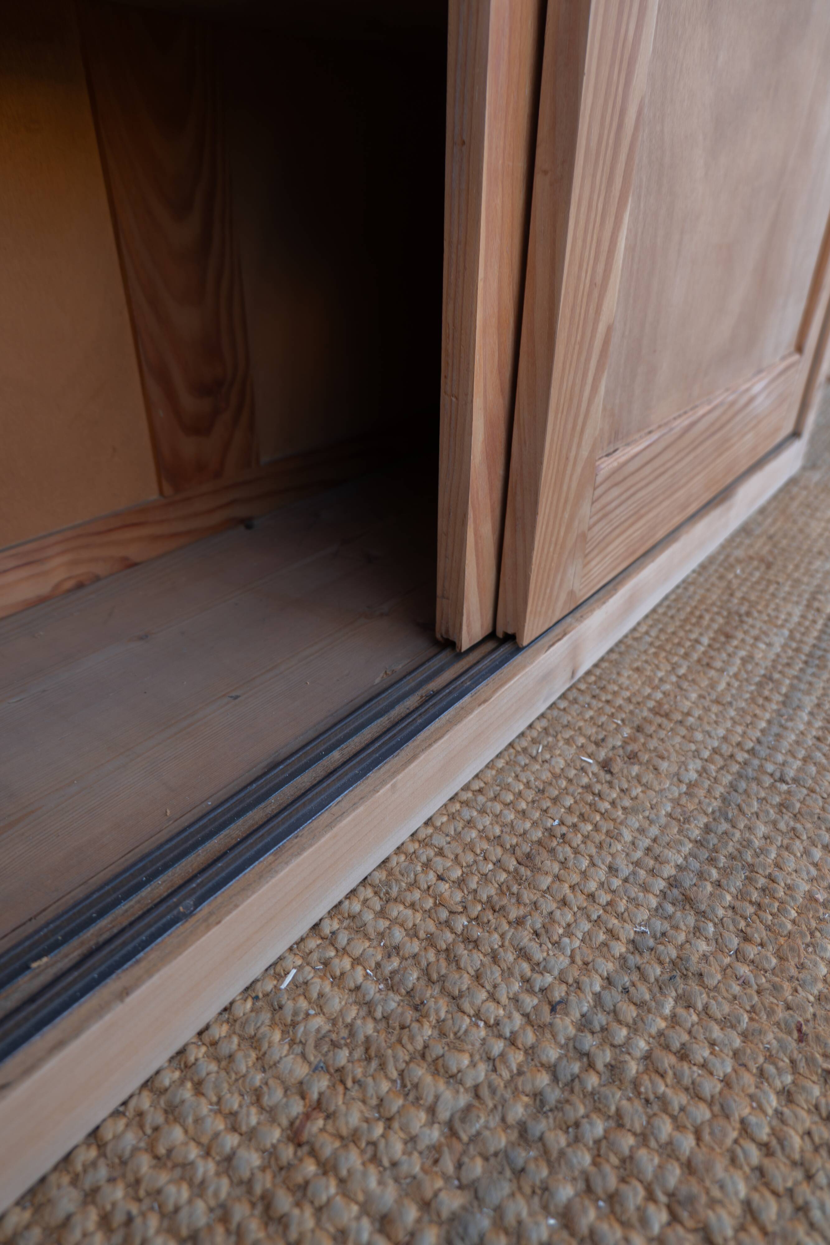 Sliding door wardrobe