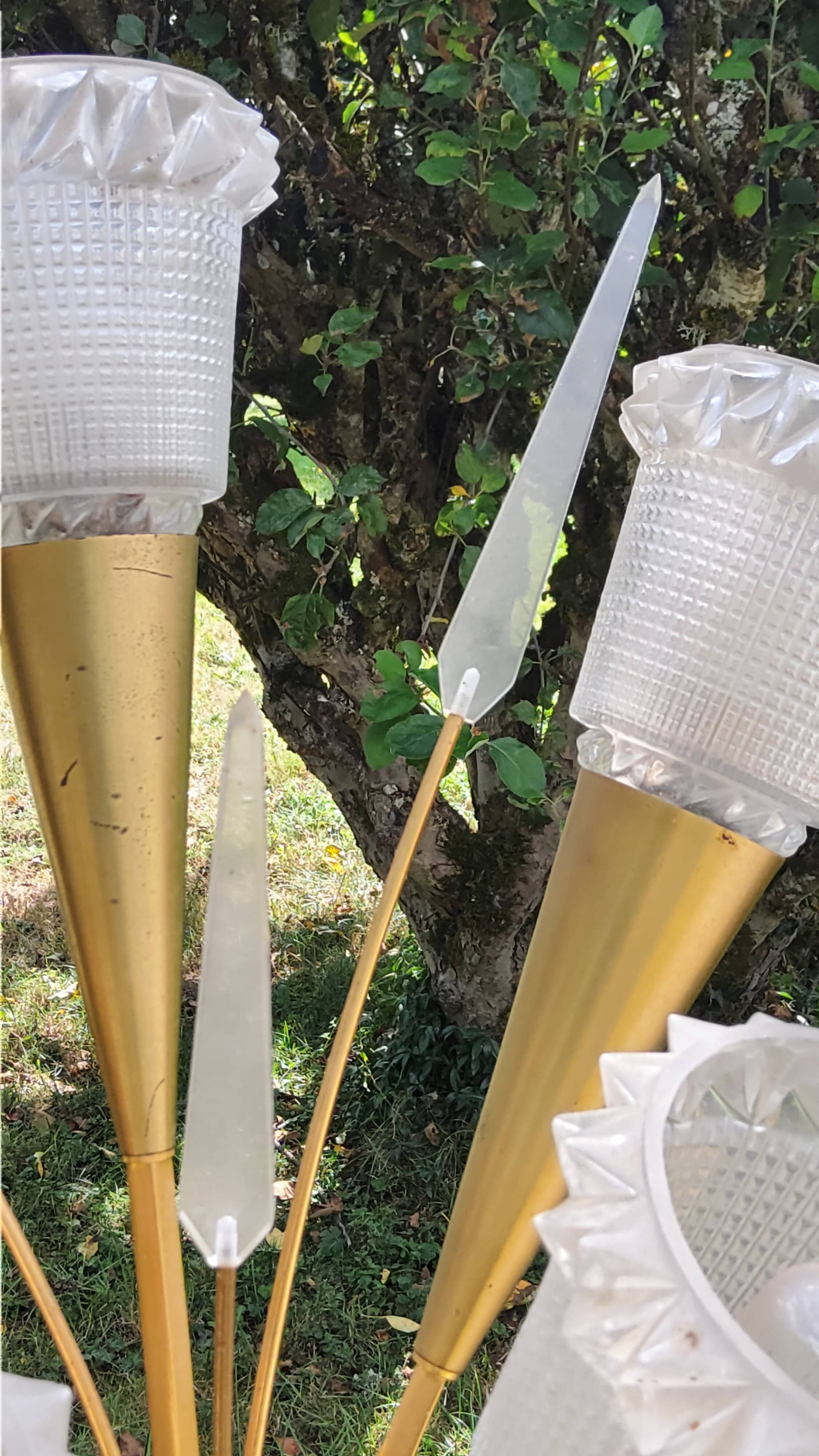 Vintage floor lamp in gilded brass with 5 glass tulips from the 50s