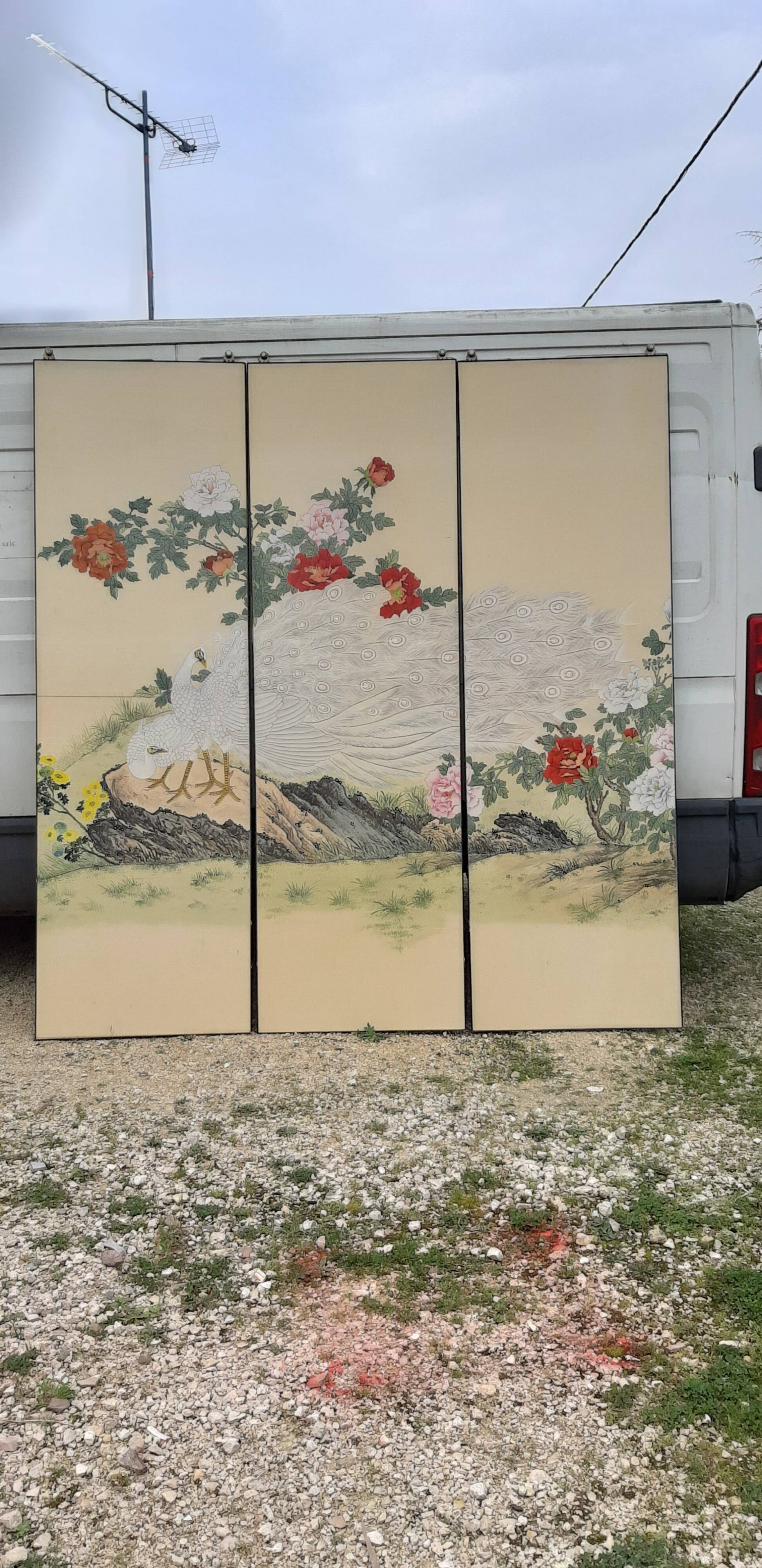 3 sliding panels printed on paper