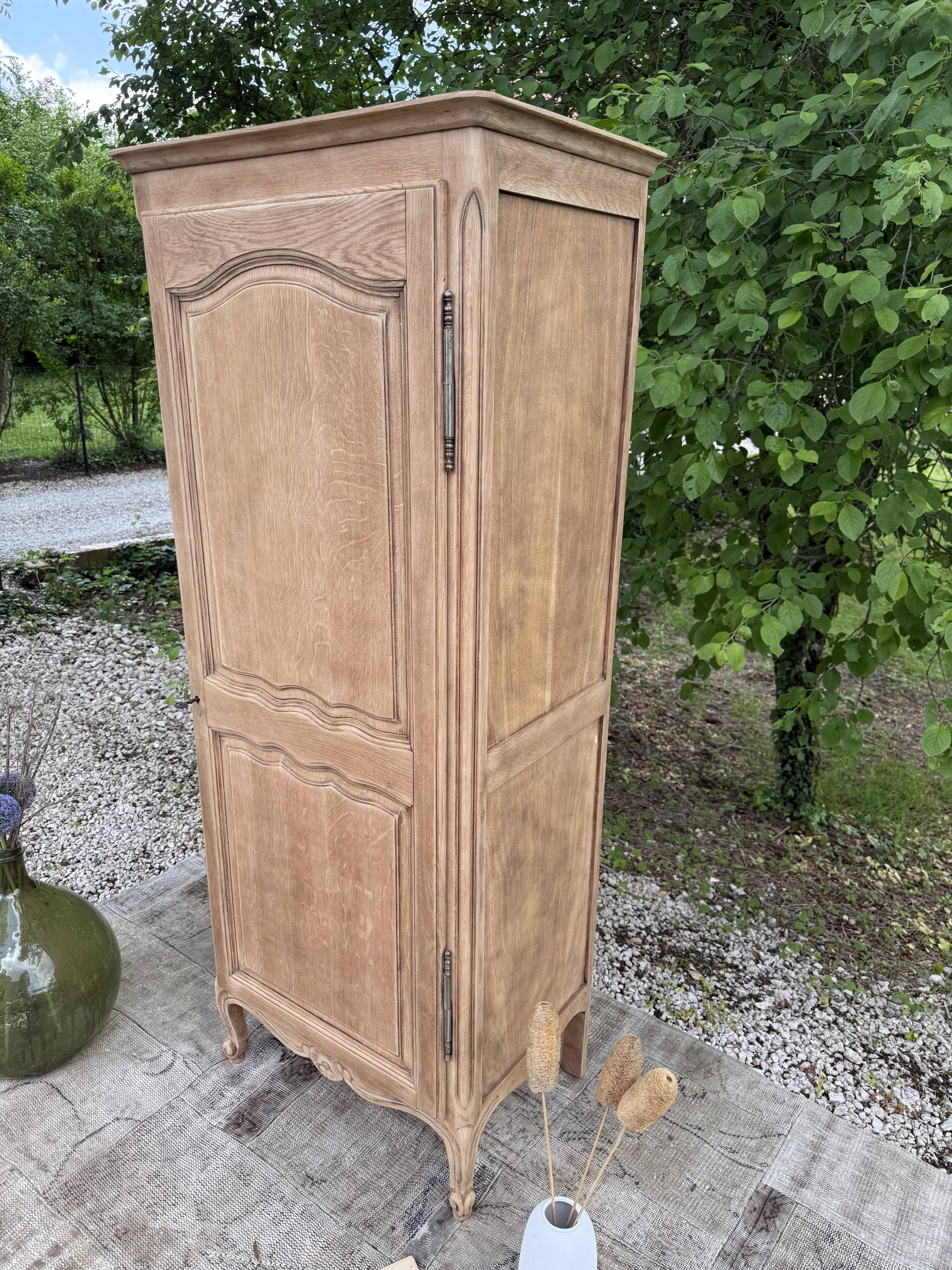 Renovated wooden bonnetière