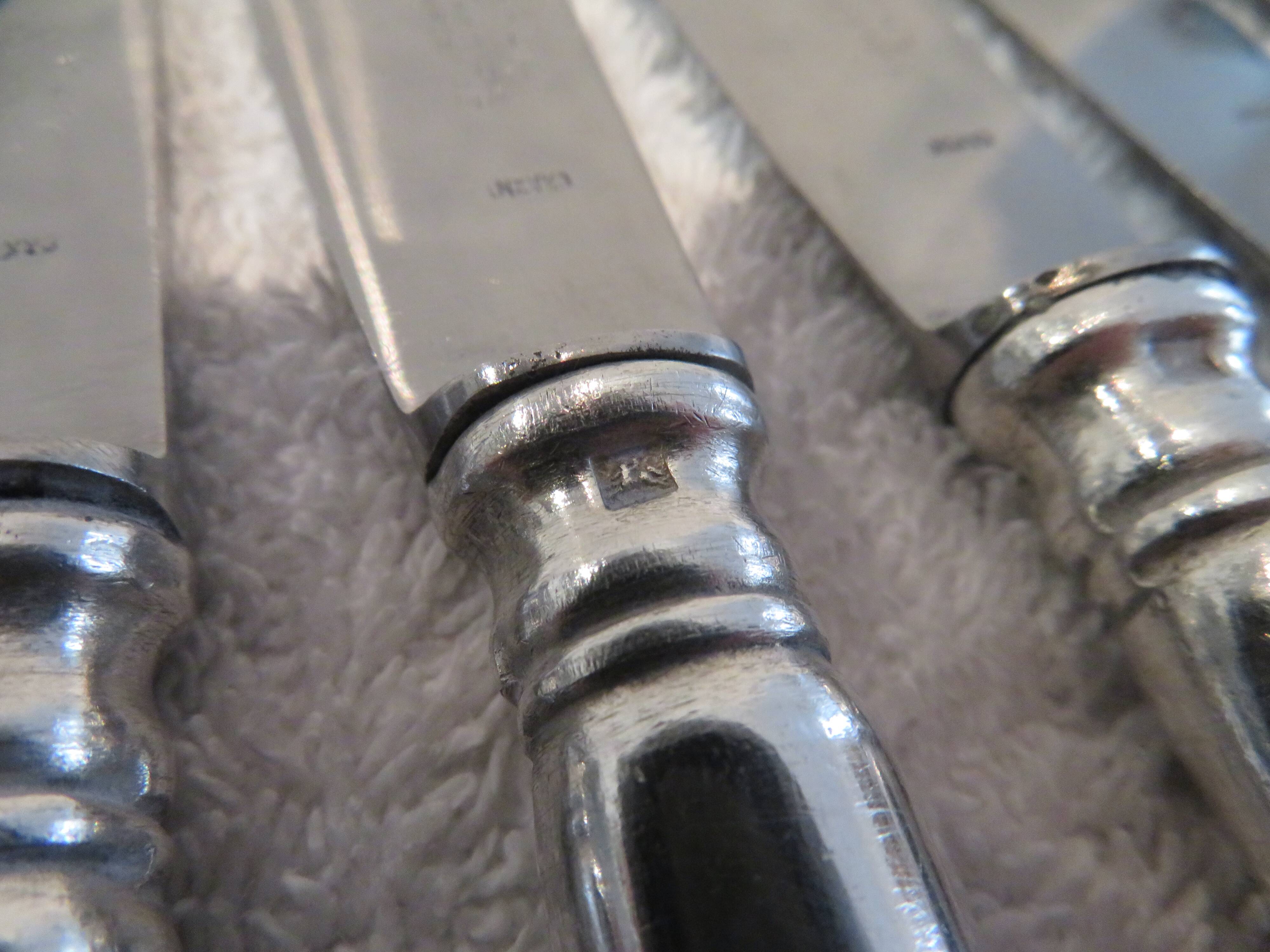 11 silver-plated dessert knives, Ercuis goldsmith, Roses model, Louis XVI style