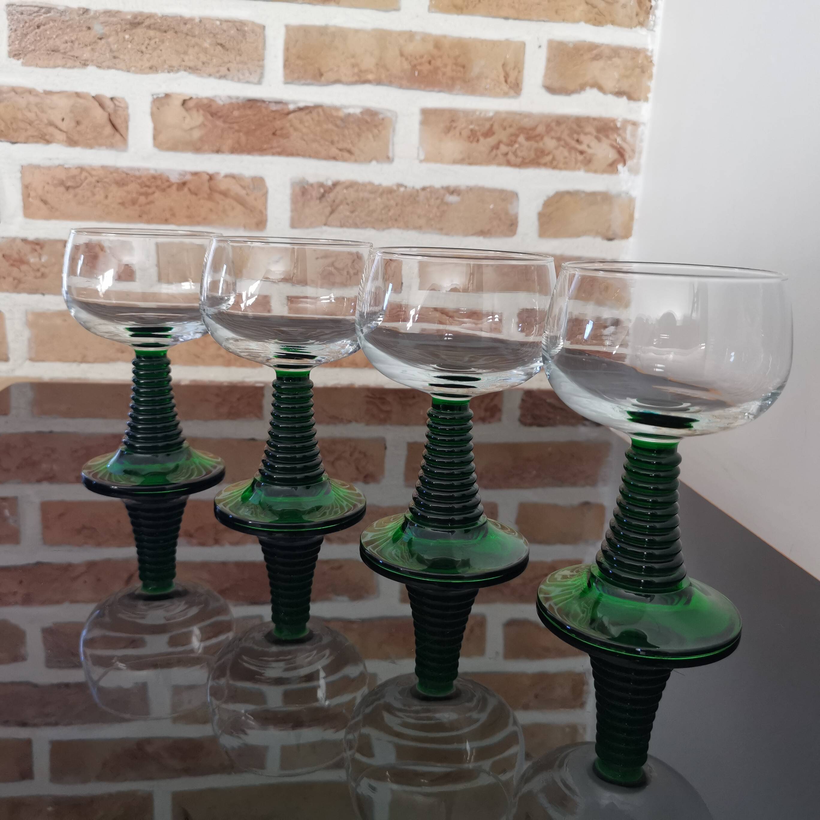 4 Alsace wine glasses with green twisted legs, ROEMER type