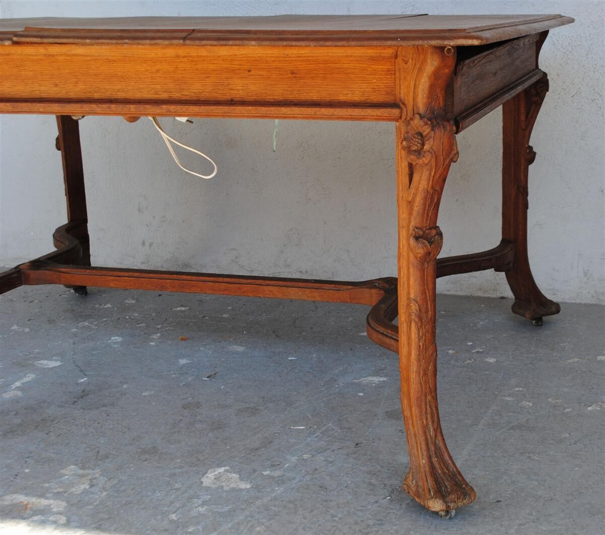 Art nouveau 1900 oak coffee table