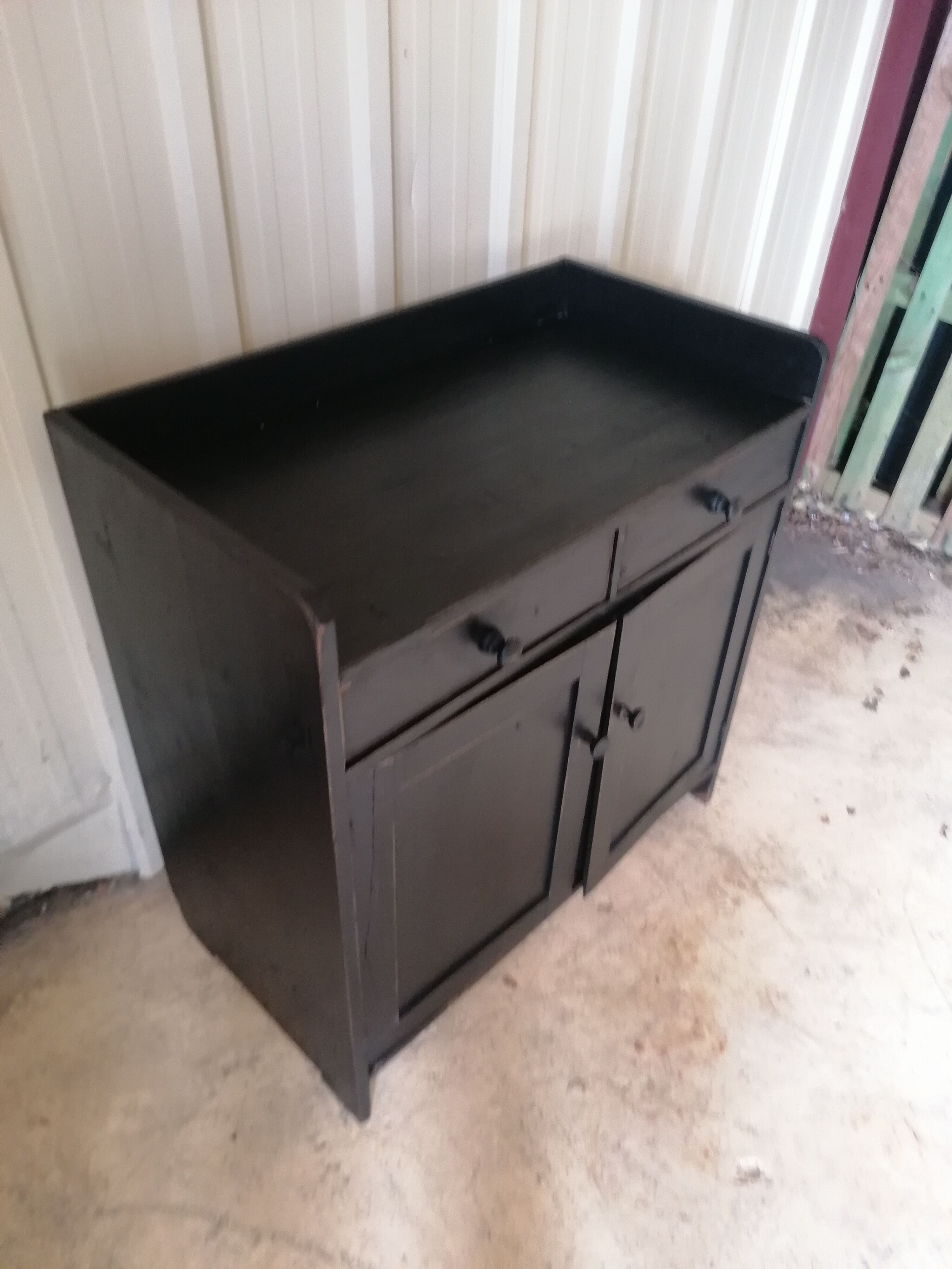 Low wooden entrance furniture