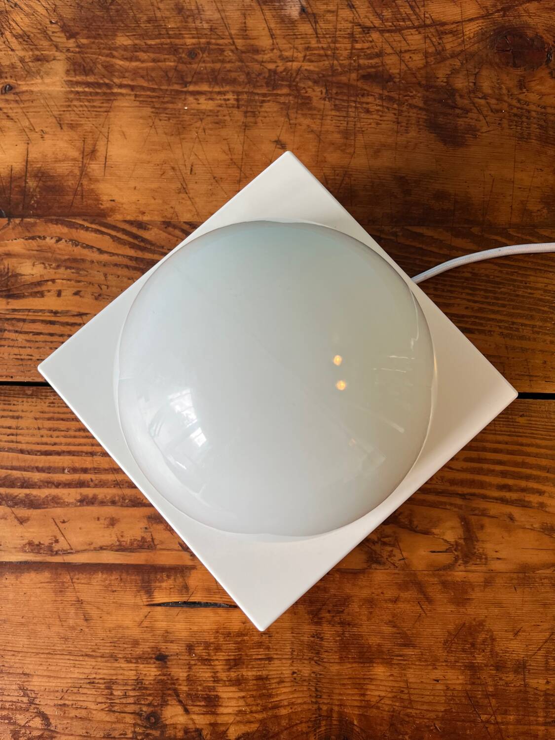 Lampe à poser globe