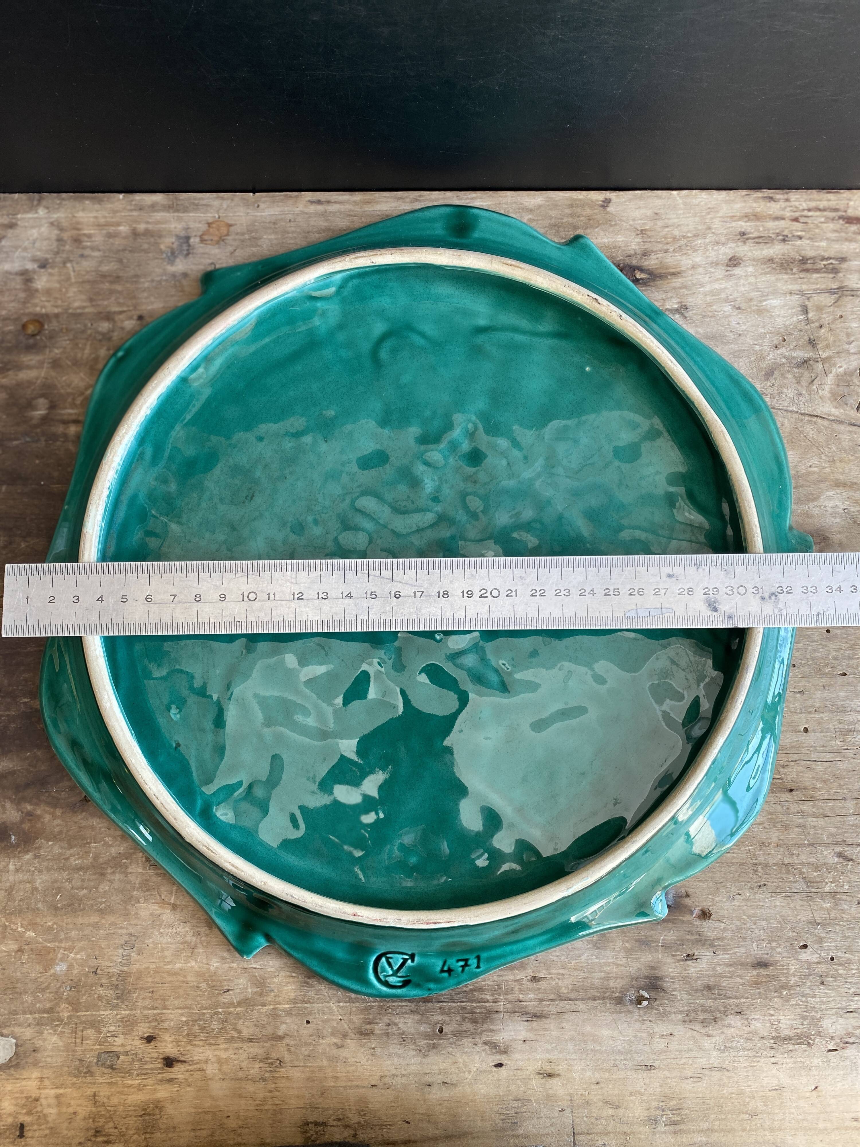 Vintage ceramic pie dish – Signed C.V. 471