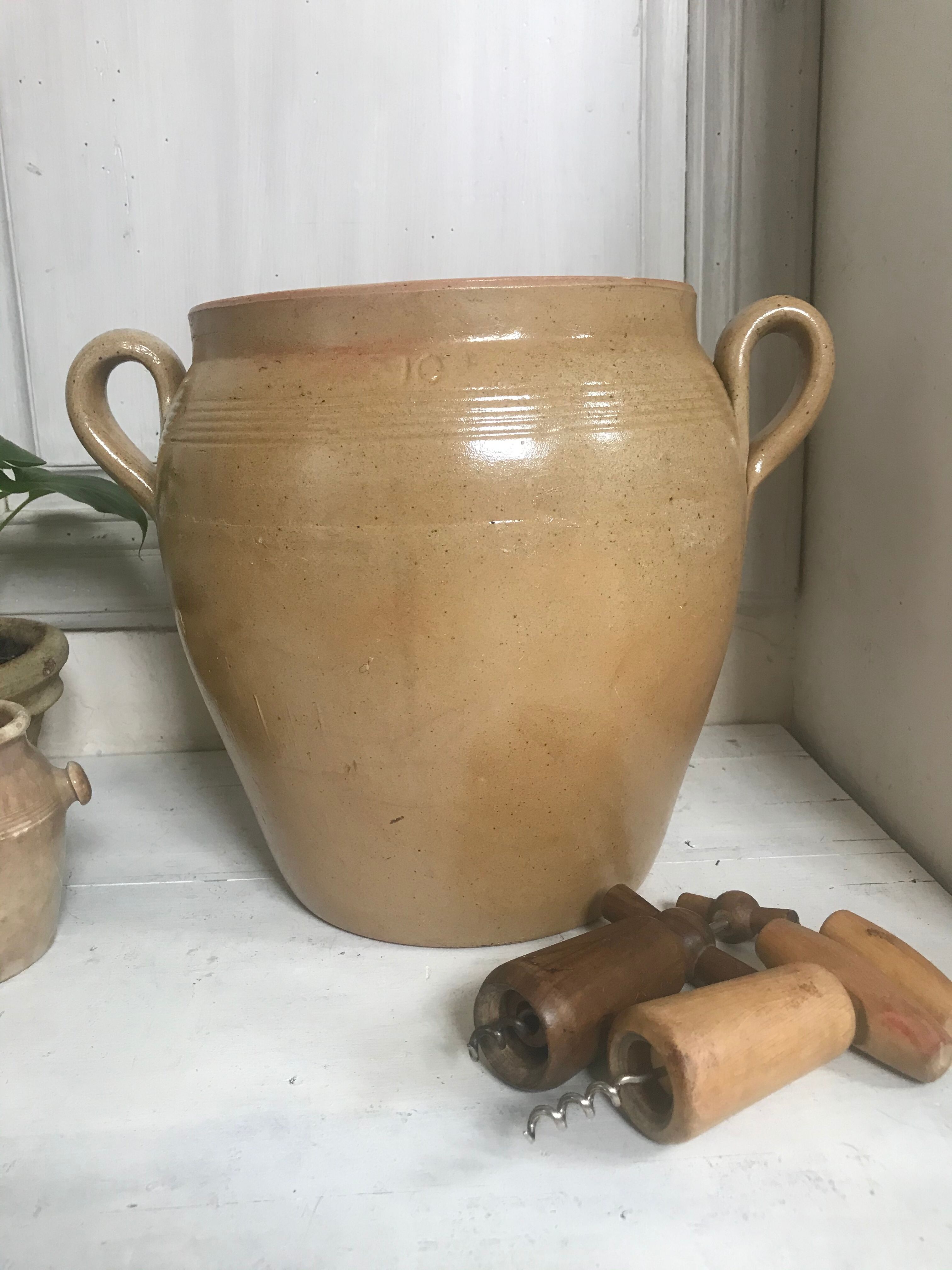 10l sandstone pot