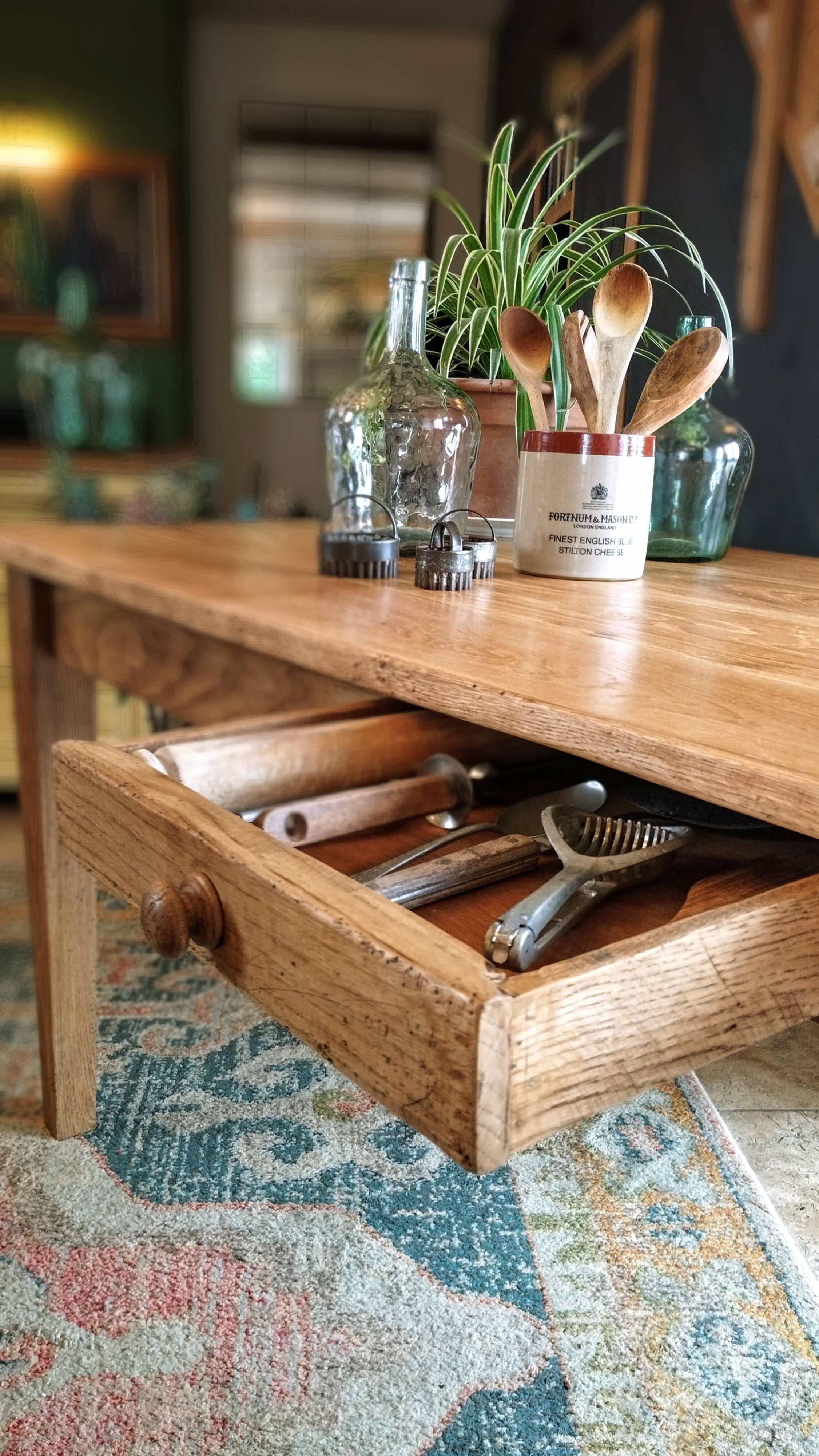 Table de ferme en chêne massif patiné 190 cm x 80 cm