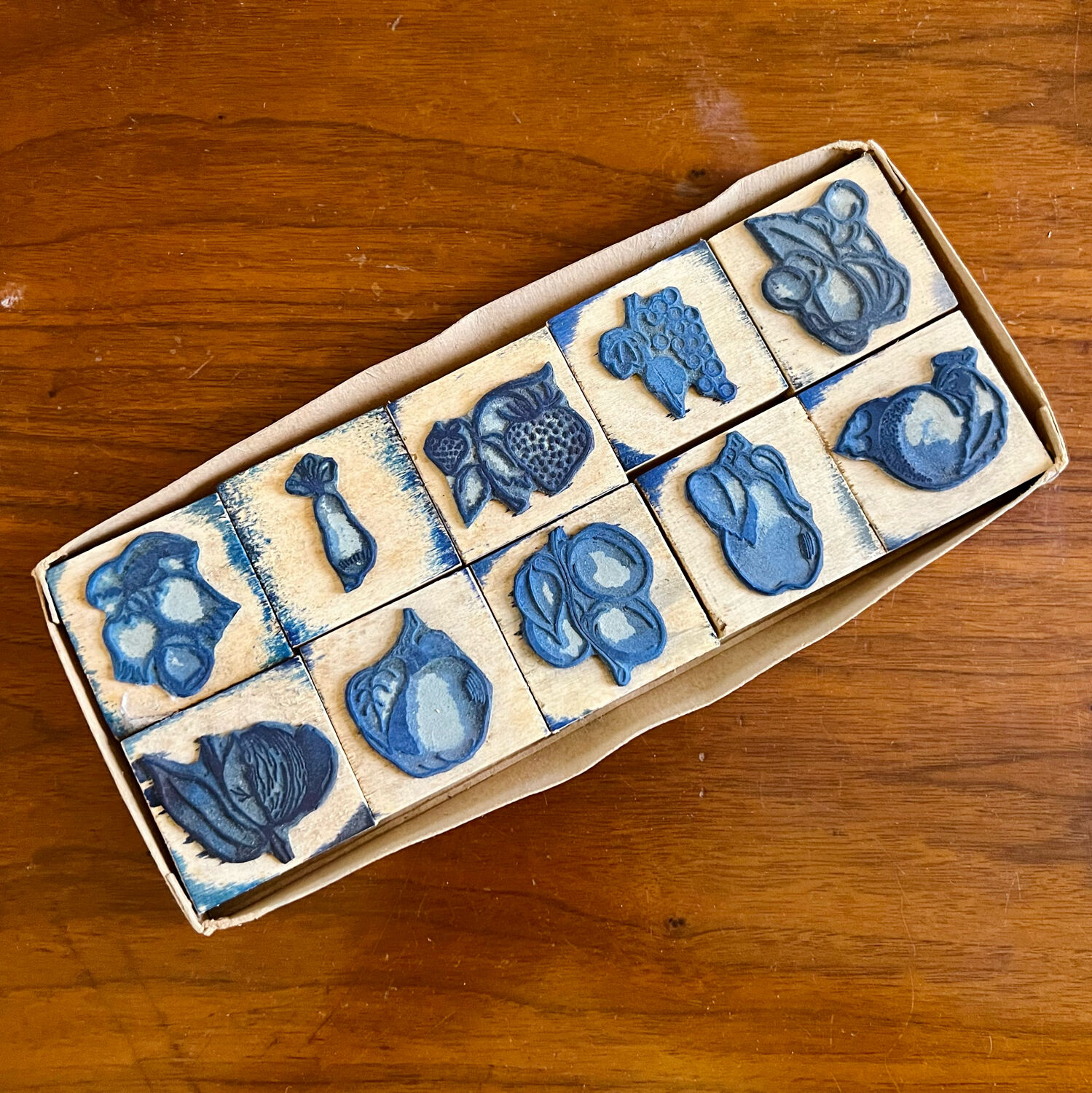 Box of 10 school stamps - fruit
