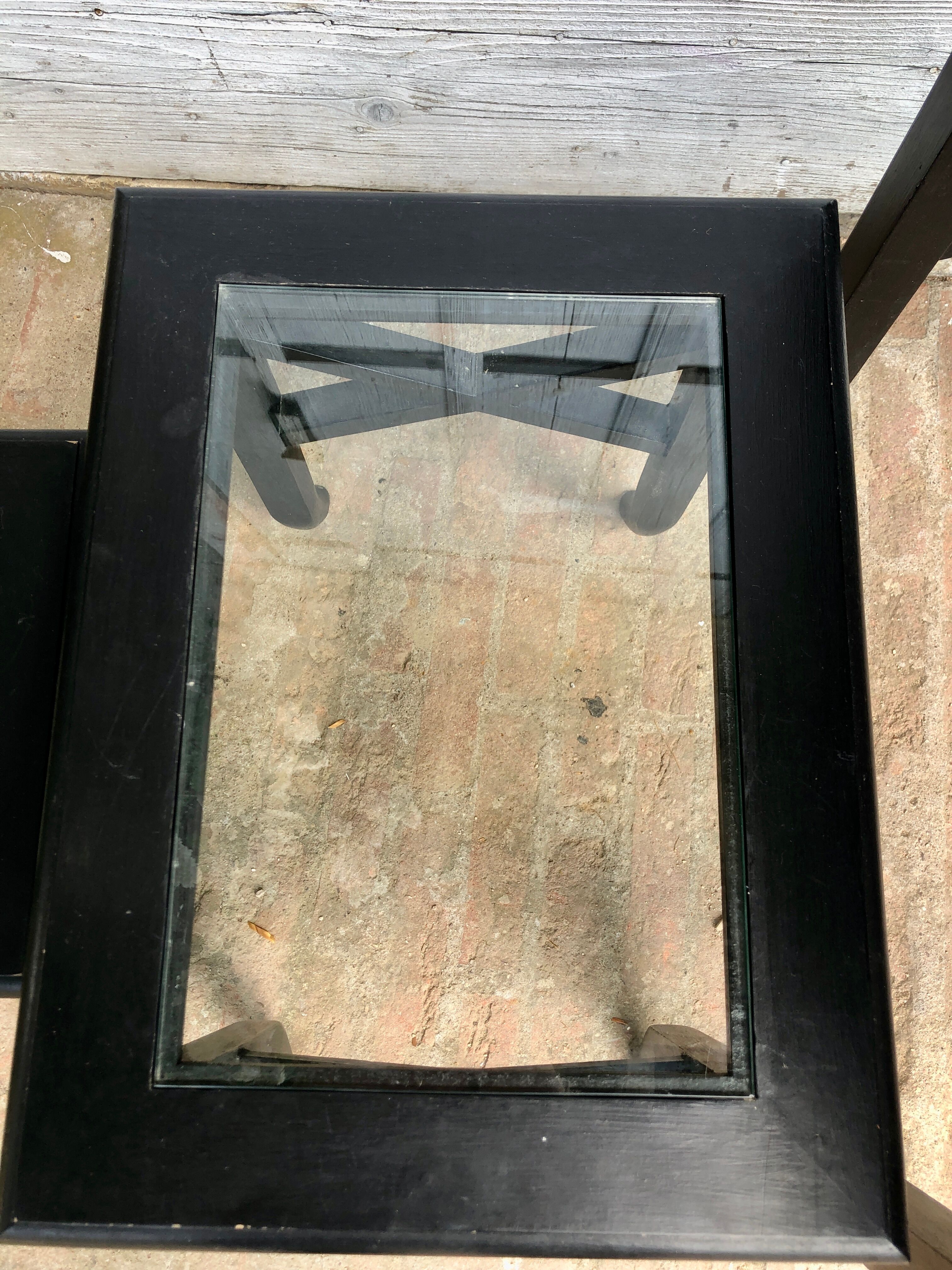 Set de 3 tables gigognes en verre et bois noir