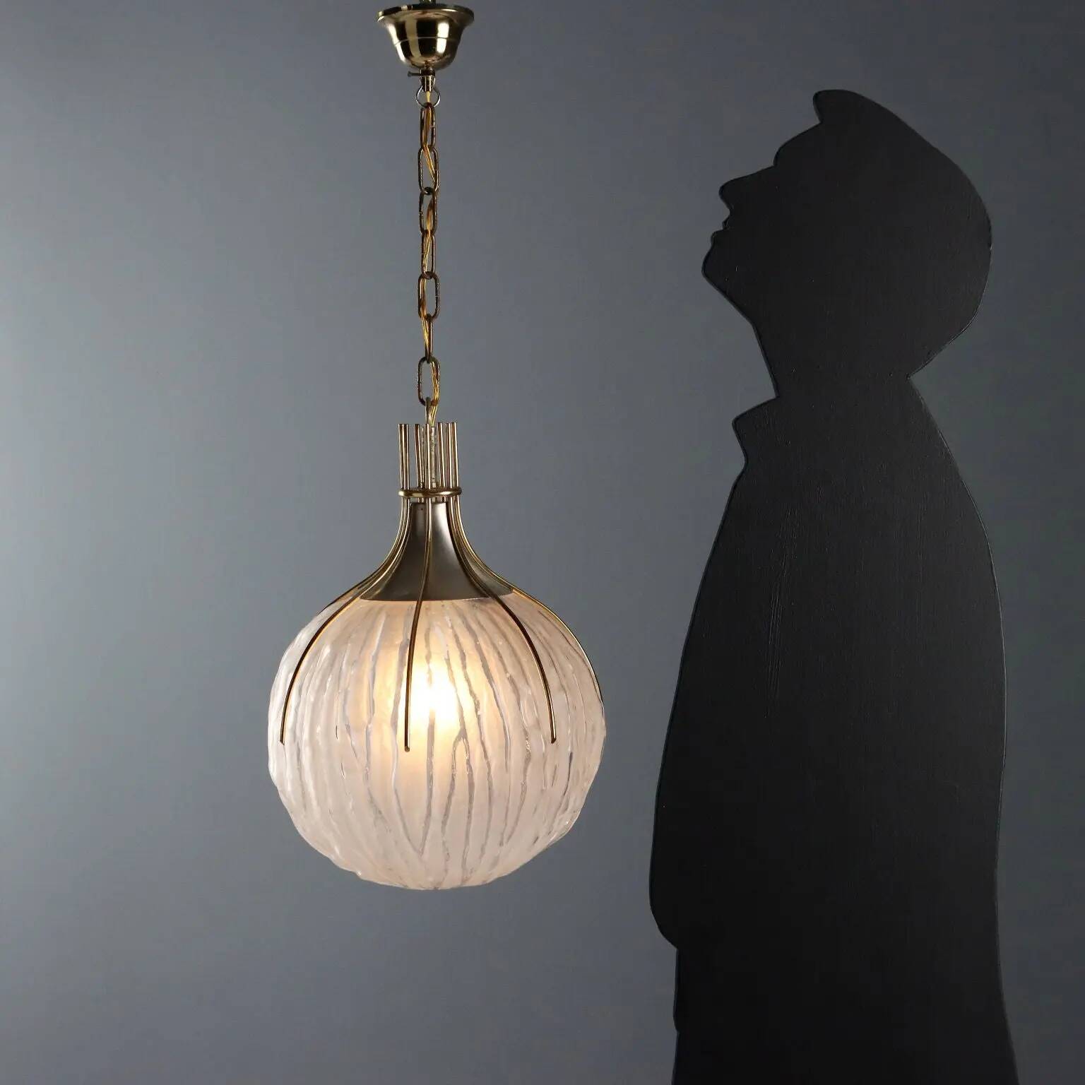 Suspension vintage en métal, laiton et verre, Italie, années 1970