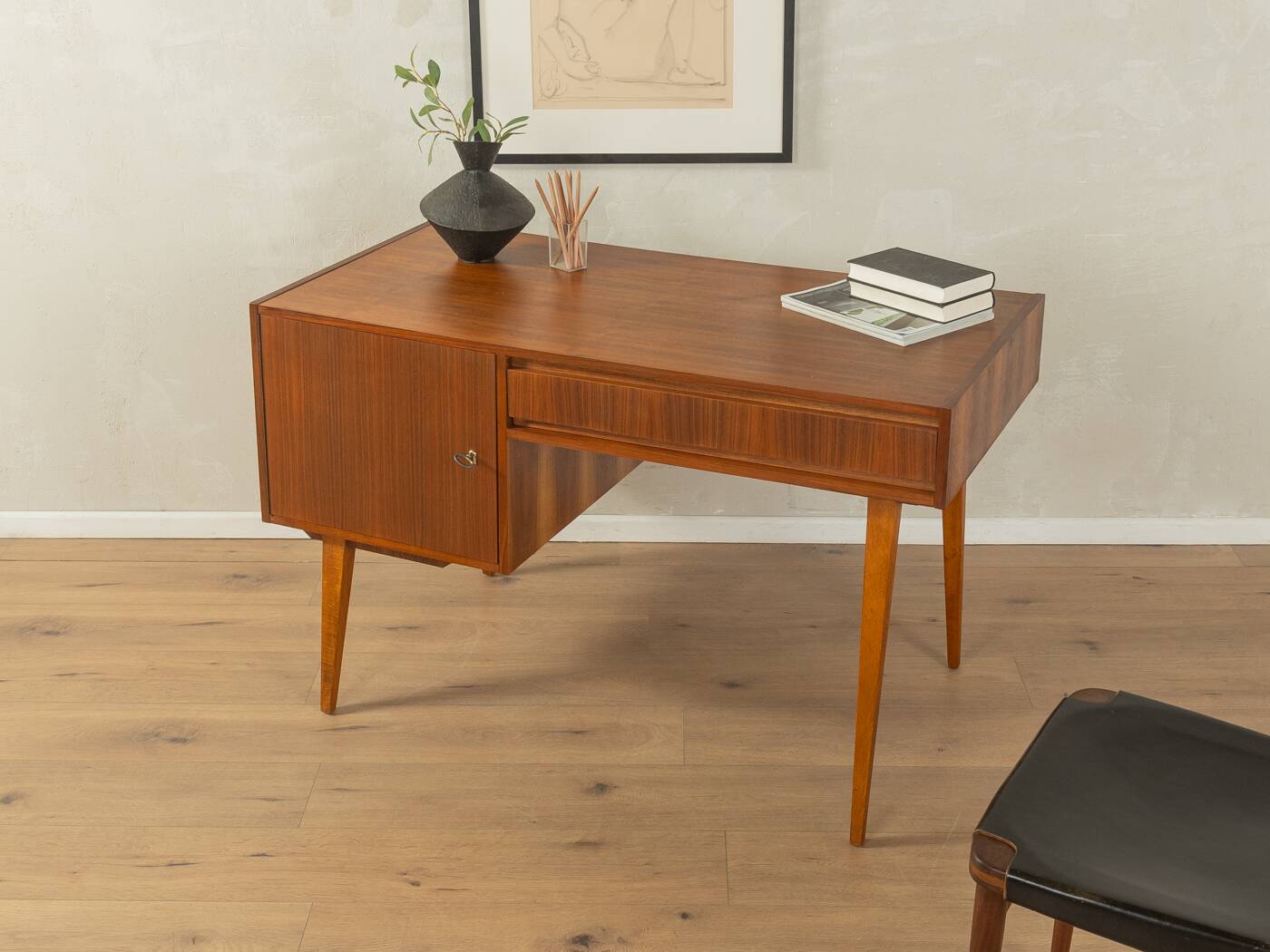 Independent office from the 1950s