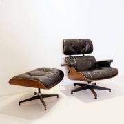 Fauteuil et repose-pieds Mid-Century par Charles & Ray Eames pour Herman Miller