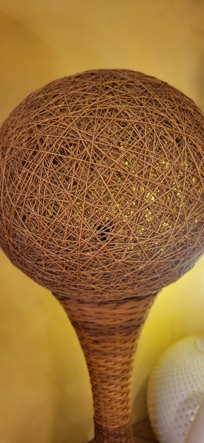Large lamp made of rattan and rope