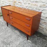 Scandinavian dressing table