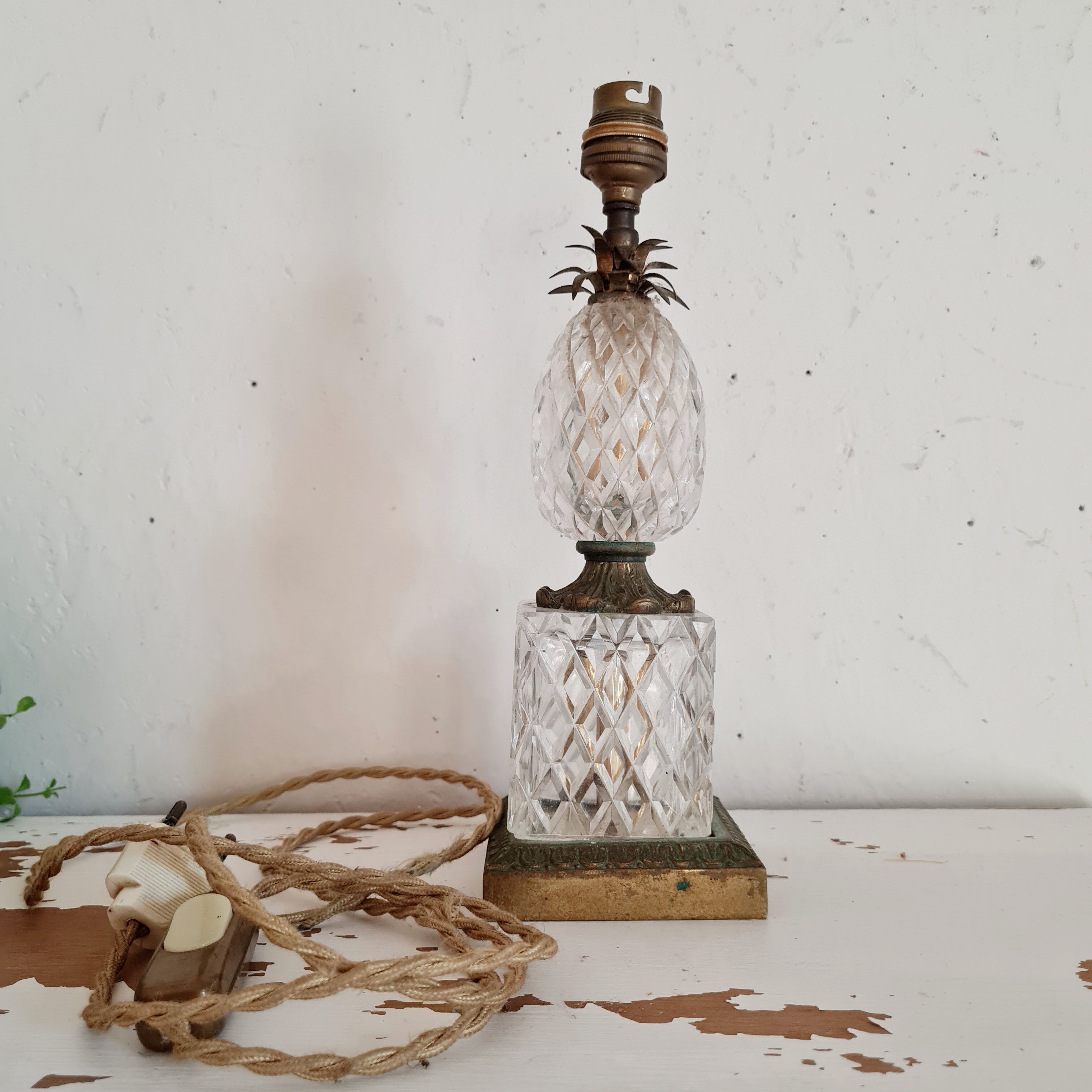 Pied de lampe verre ciselé ananas