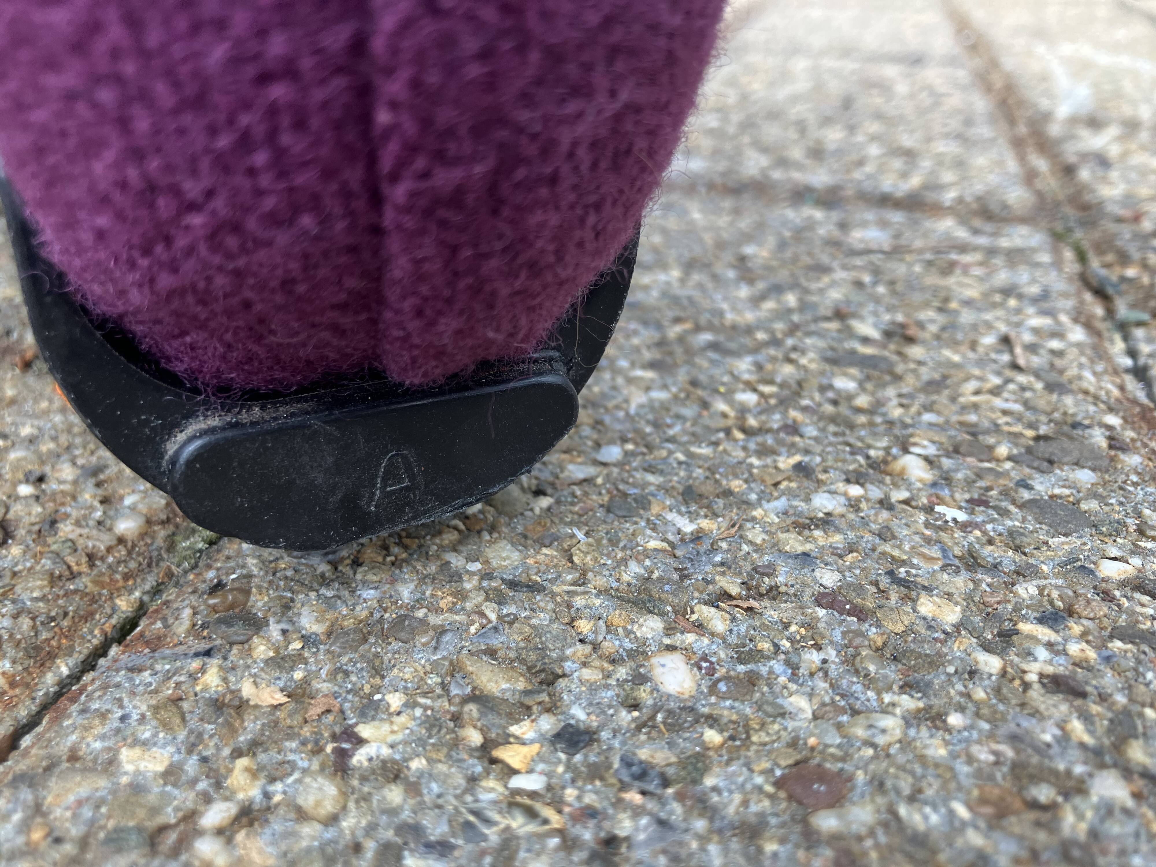 2x Artifort Groovy F598 by Pierre Paulin, Violet, original