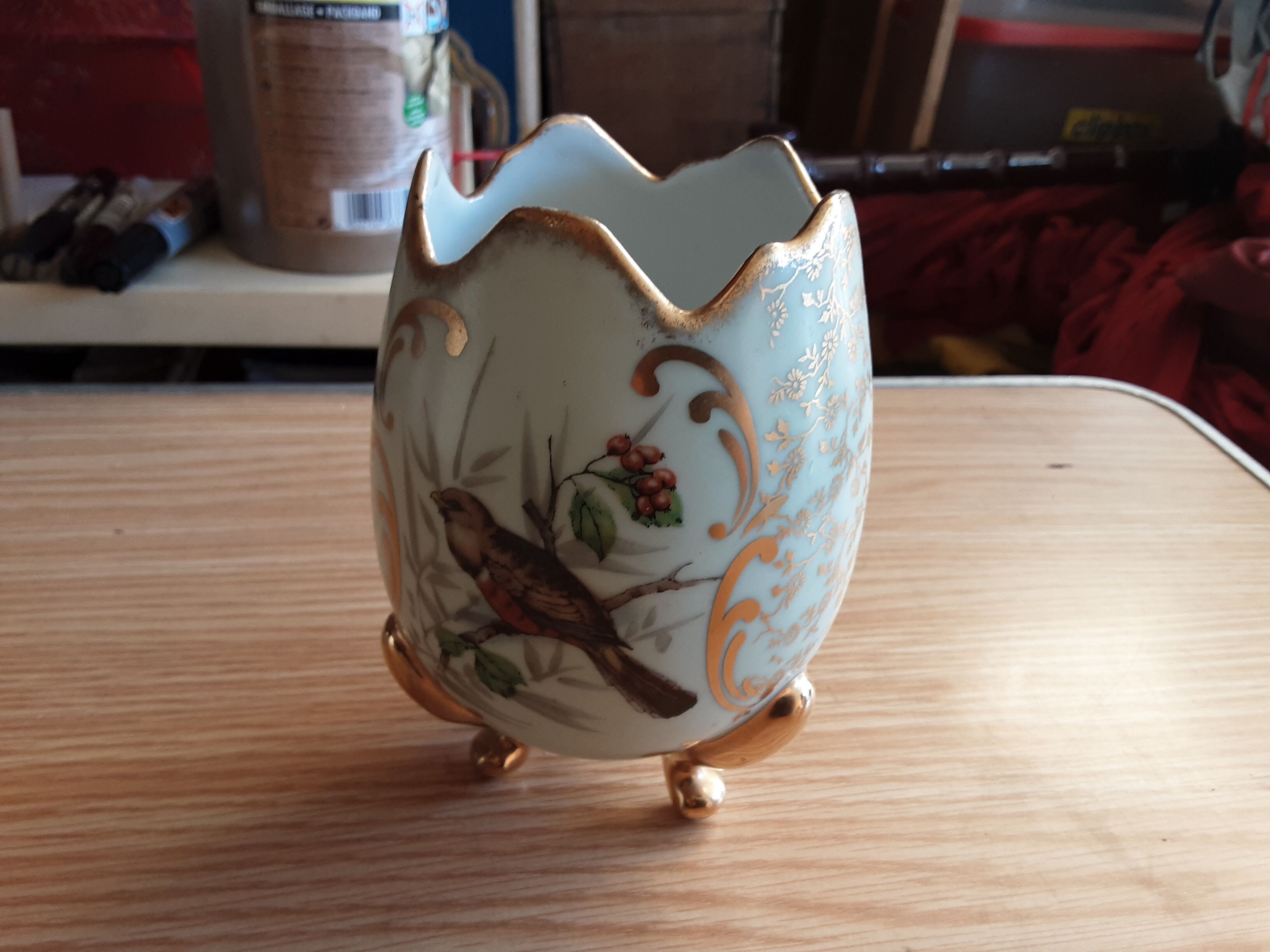 TRIPOD VASE *EGG PORCELAIN OF LIMOGES BIRD